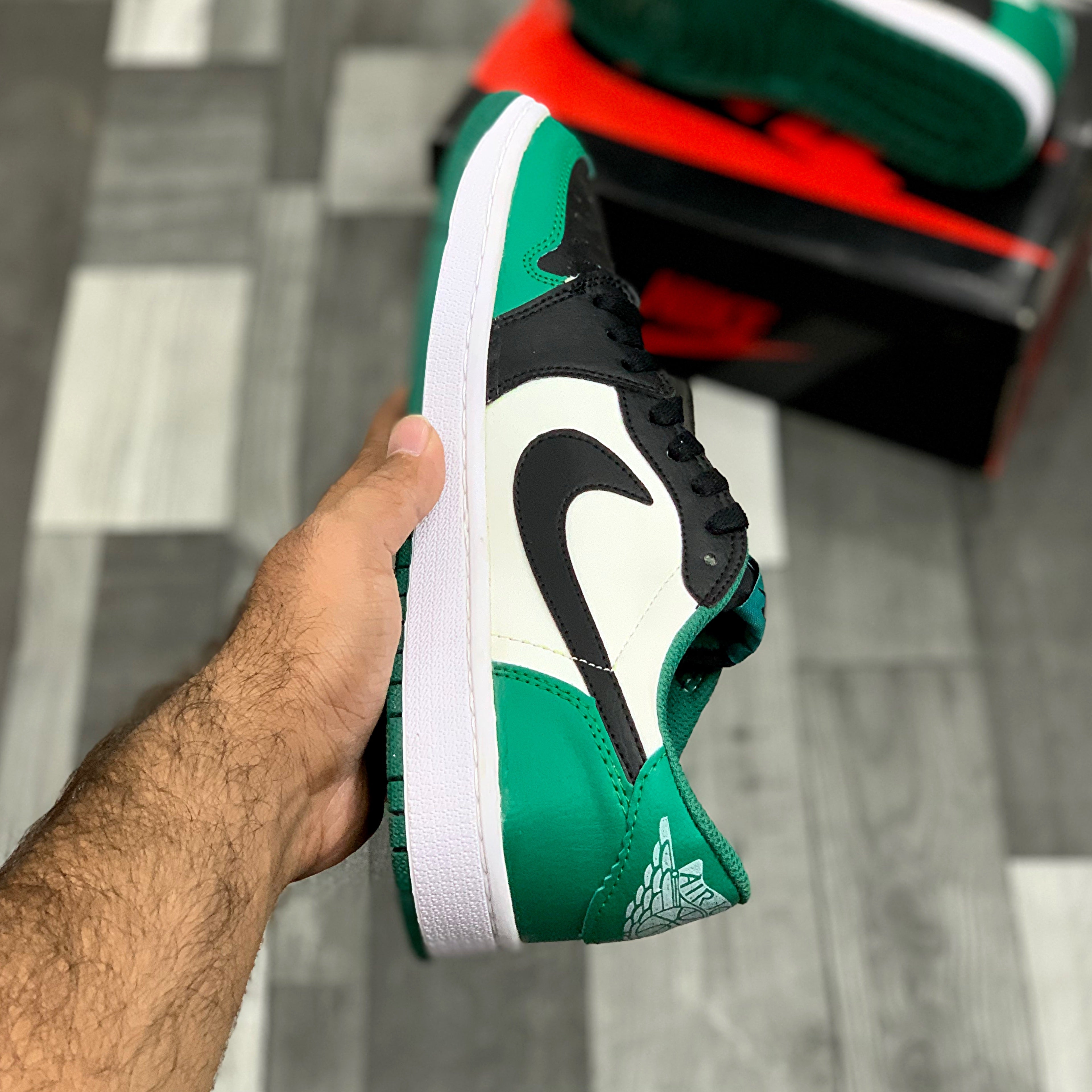 Aj-1 lows Traviis (Green)