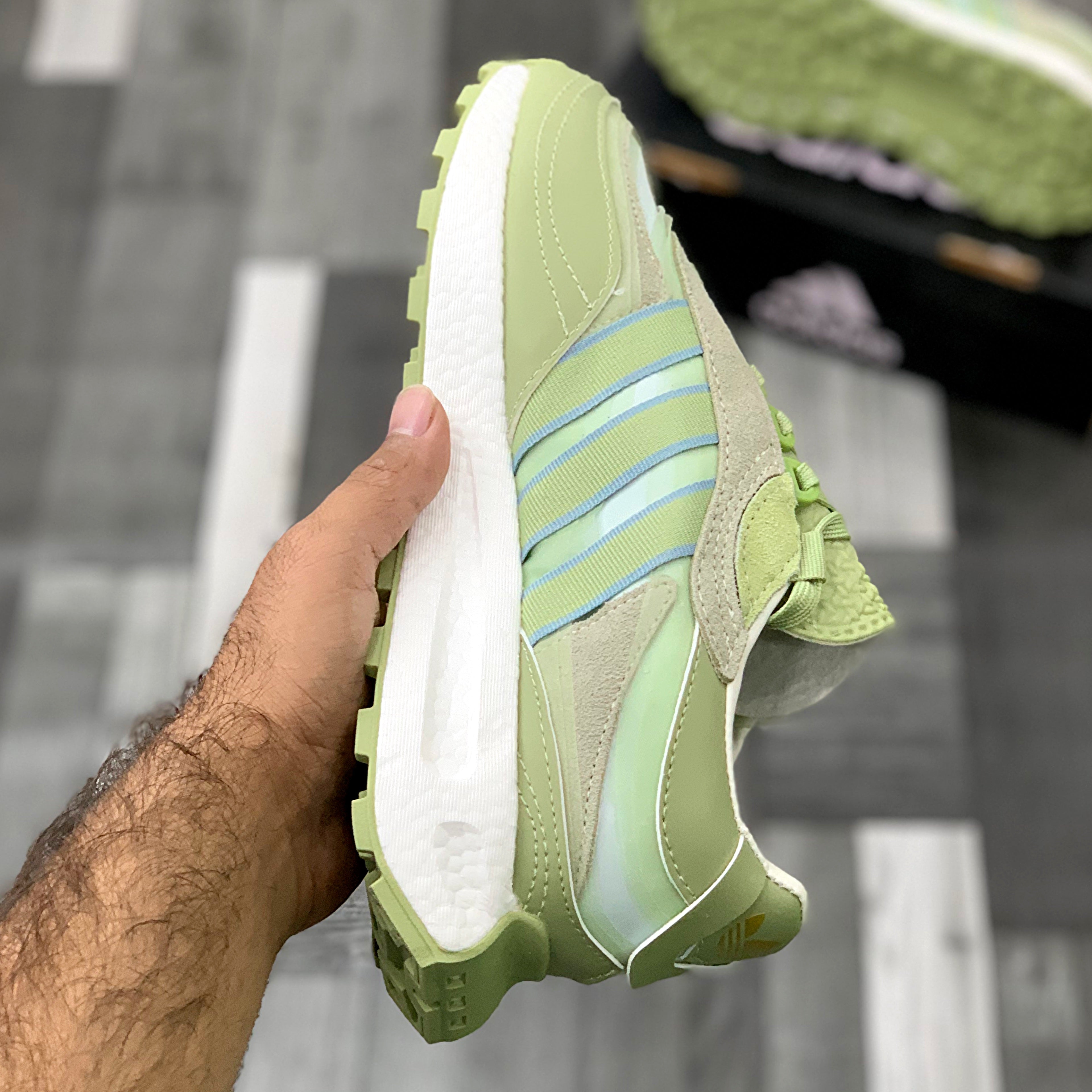 Adi Retropy E5 Trainers (Green)