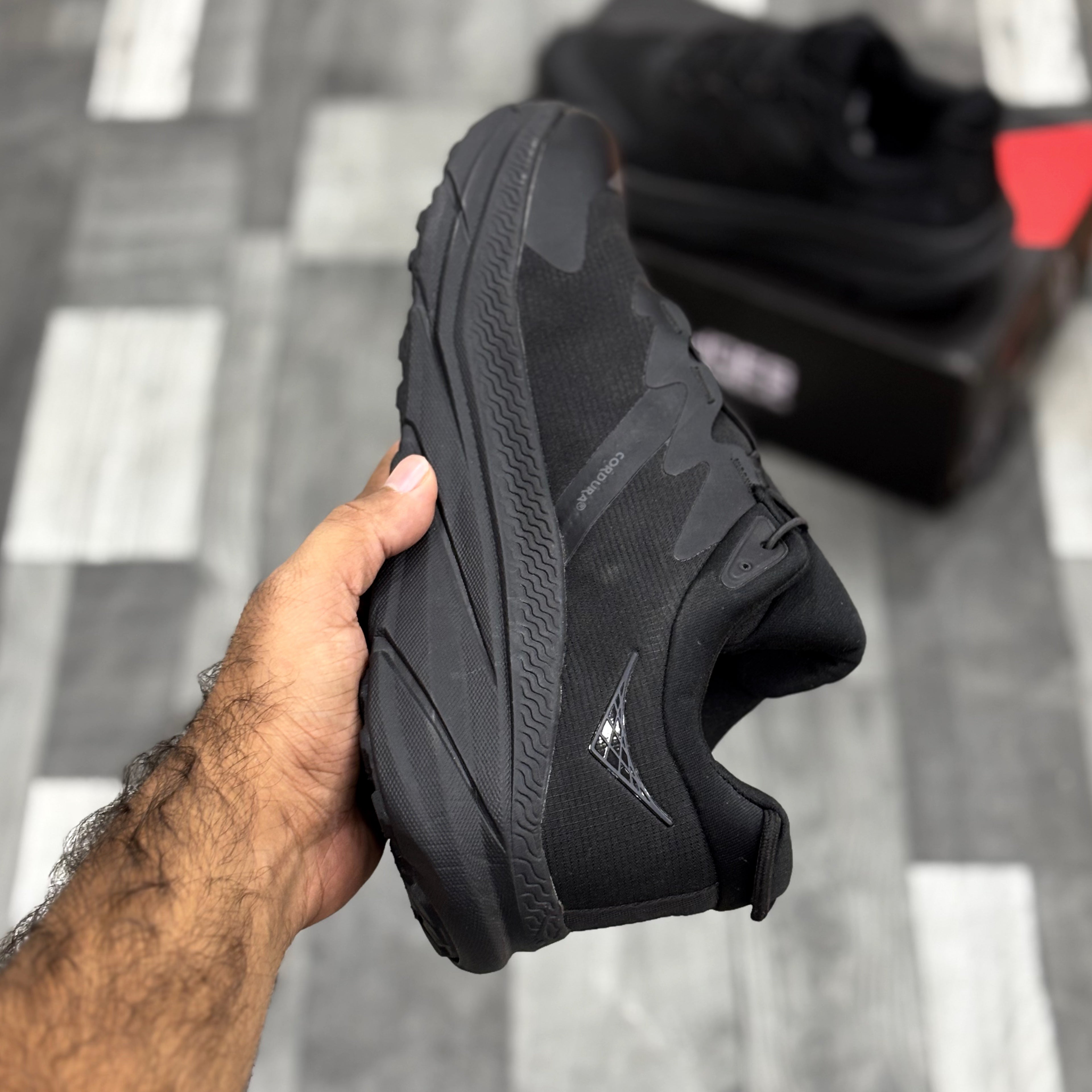 Hoka Transport (Triple Black)
