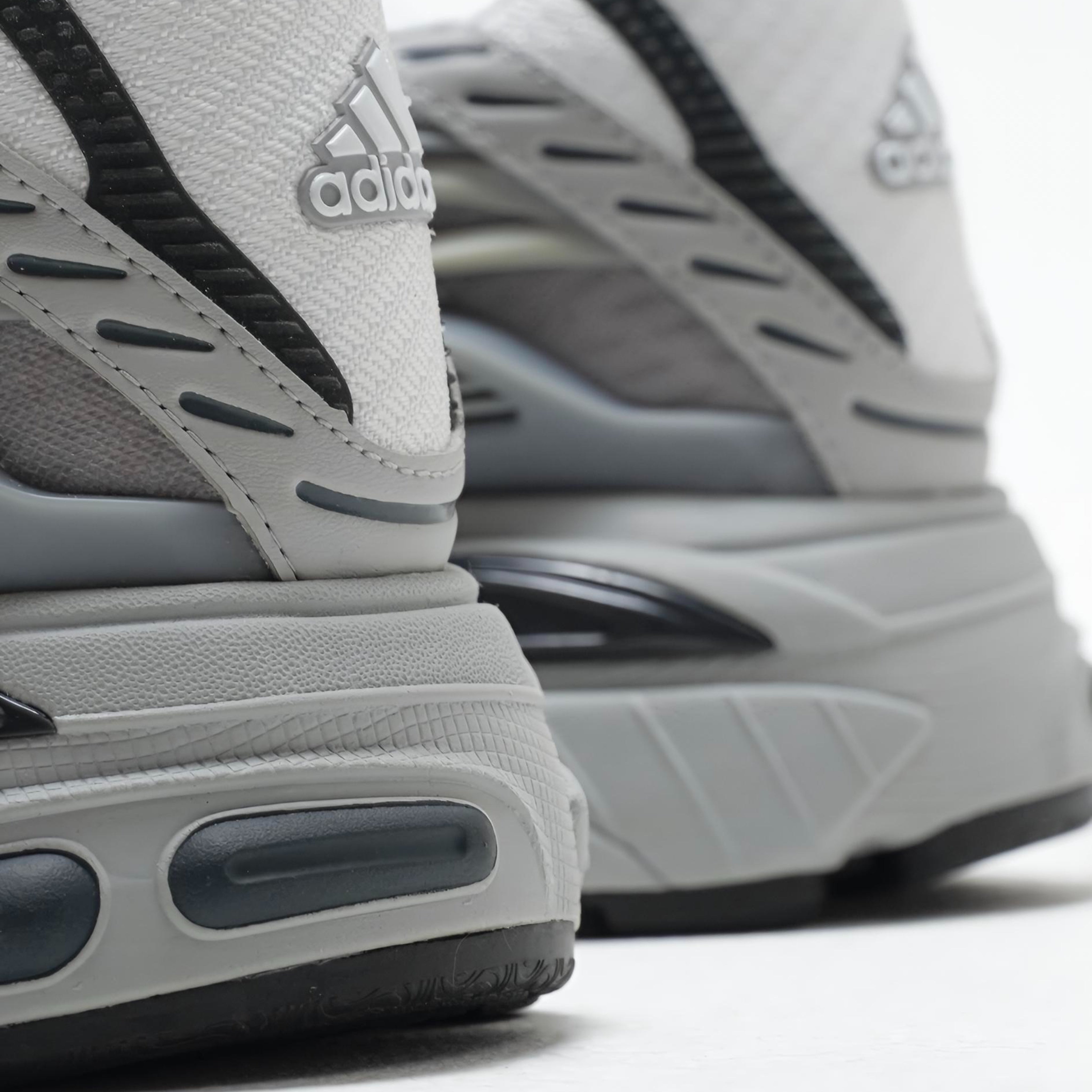 Adiistar Jellyfish PW (Solid Grey Black)