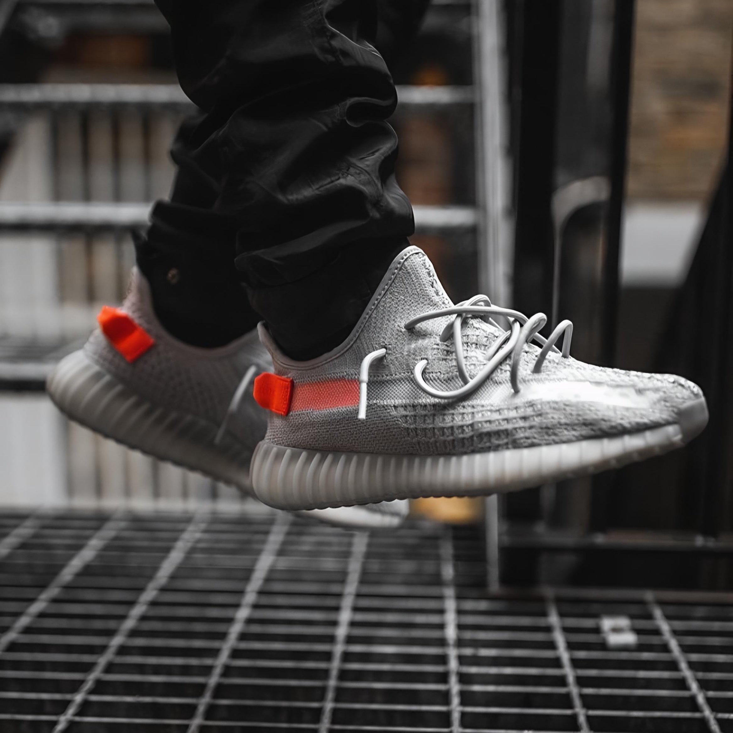 Yeezzy 350 v2 (Tail Light) Premium 1:1 UA Batch