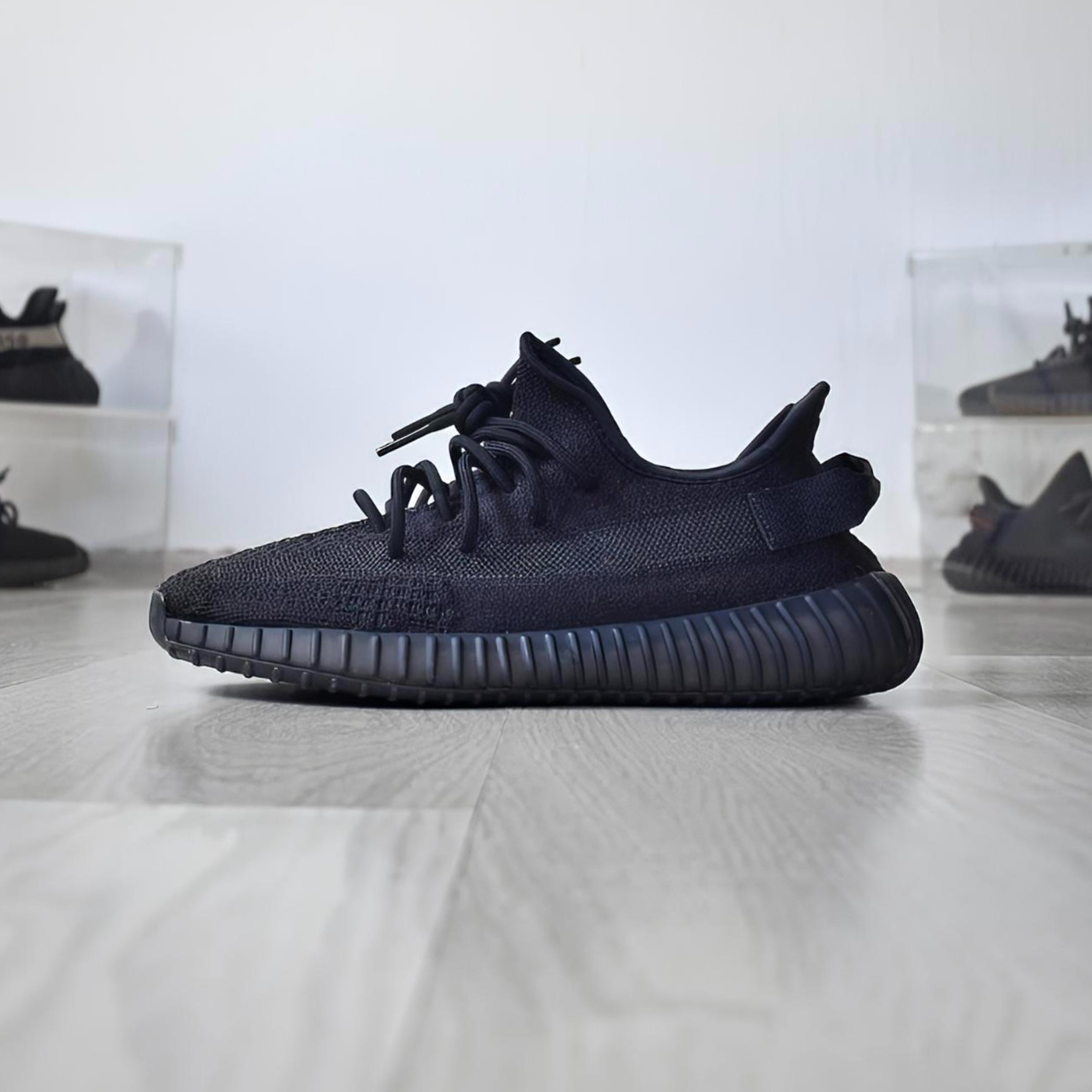 Yeezzy 350 v2 (Onyx Black) Premium 1:1 UA Batch