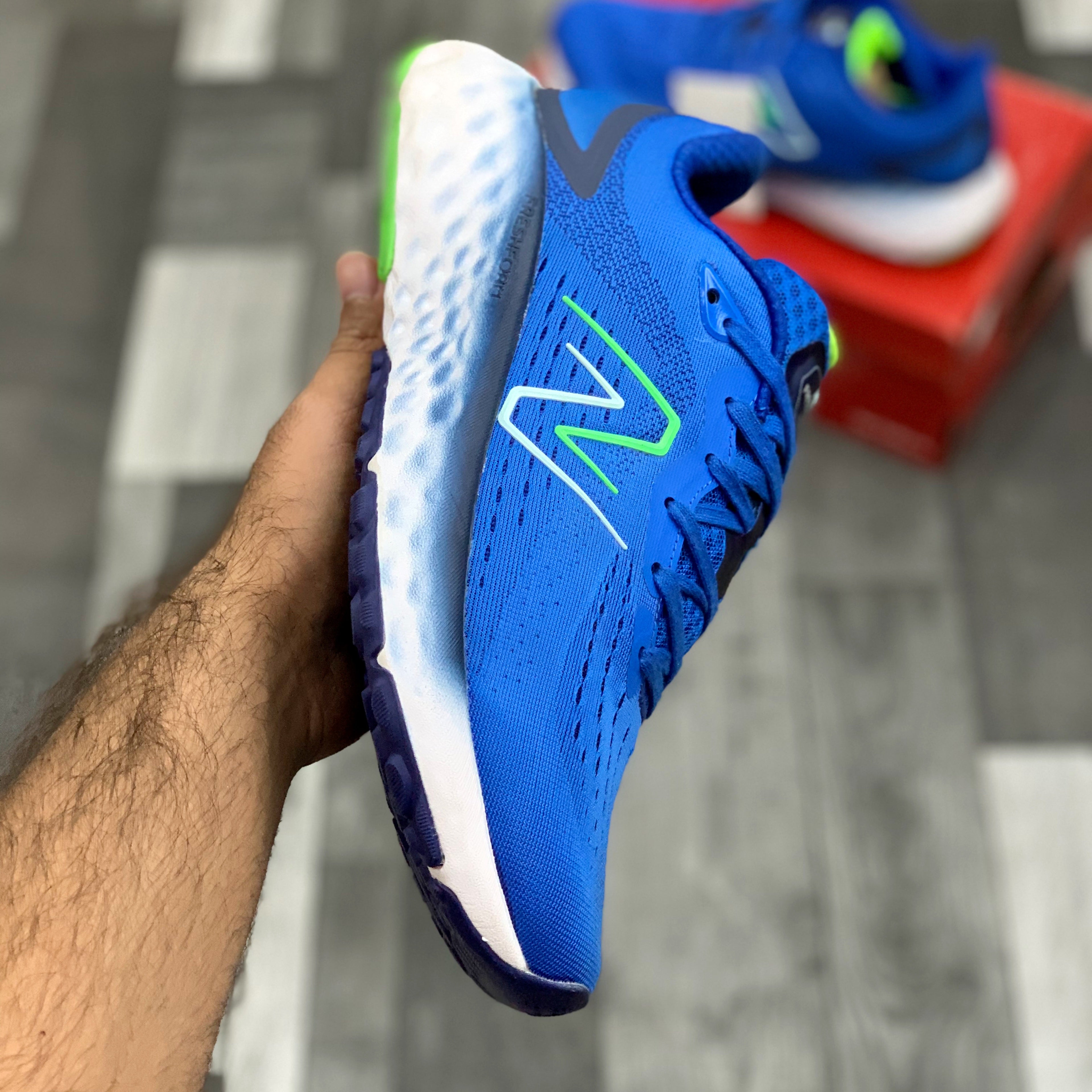 NB Fresh Foam Evoz V2 (Electric Blue)