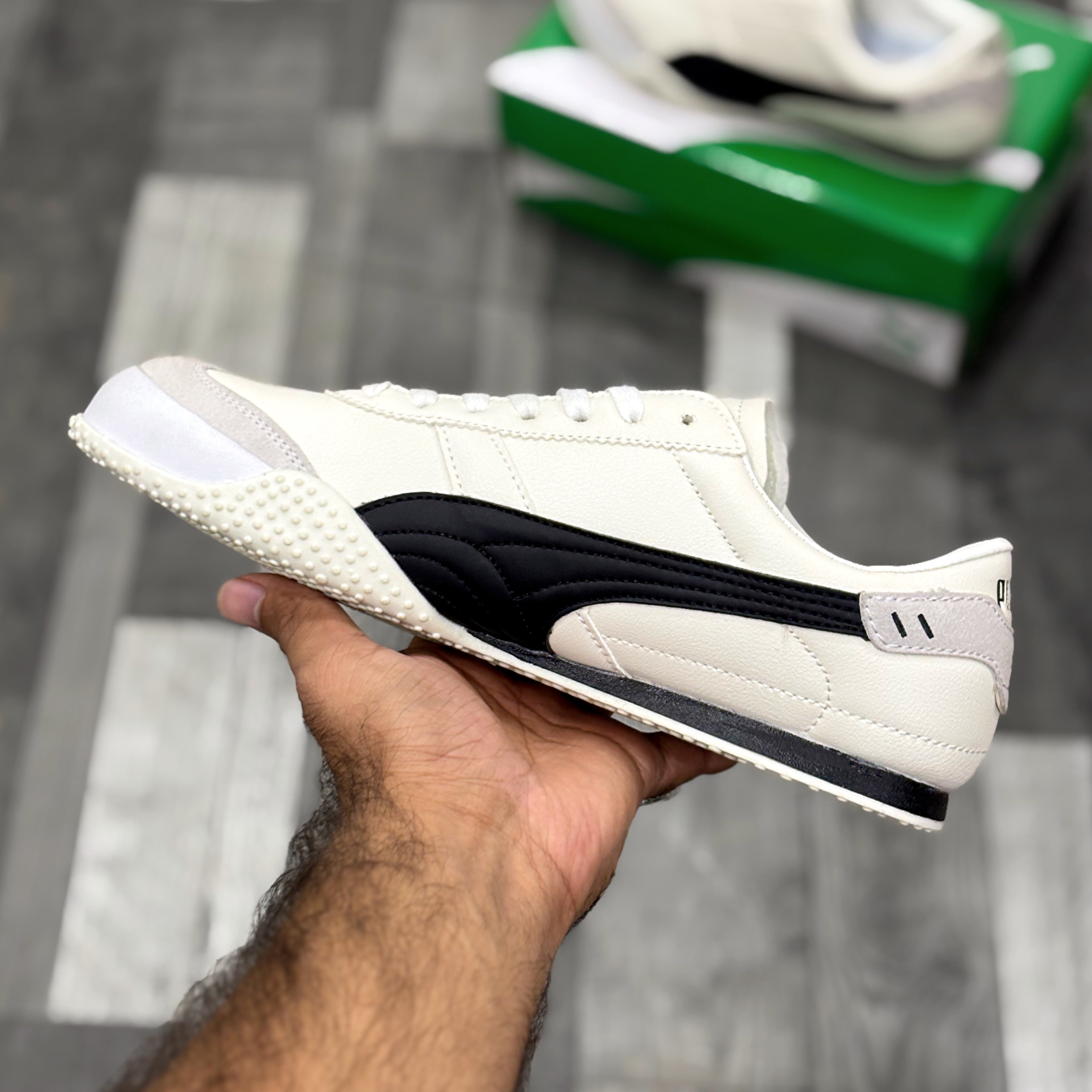 Pma Bella UT (White Black)