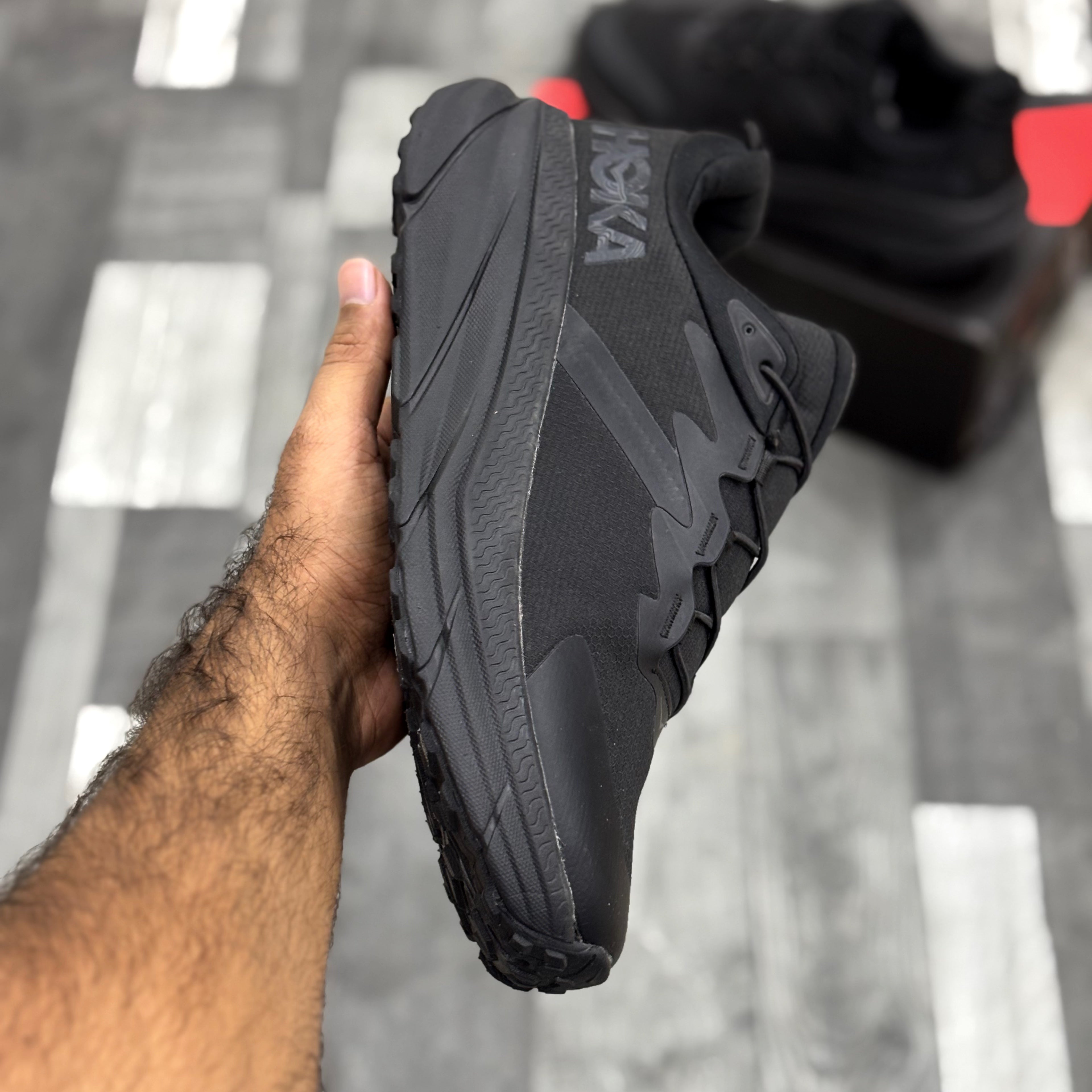 Hoka Transport (Triple Black)