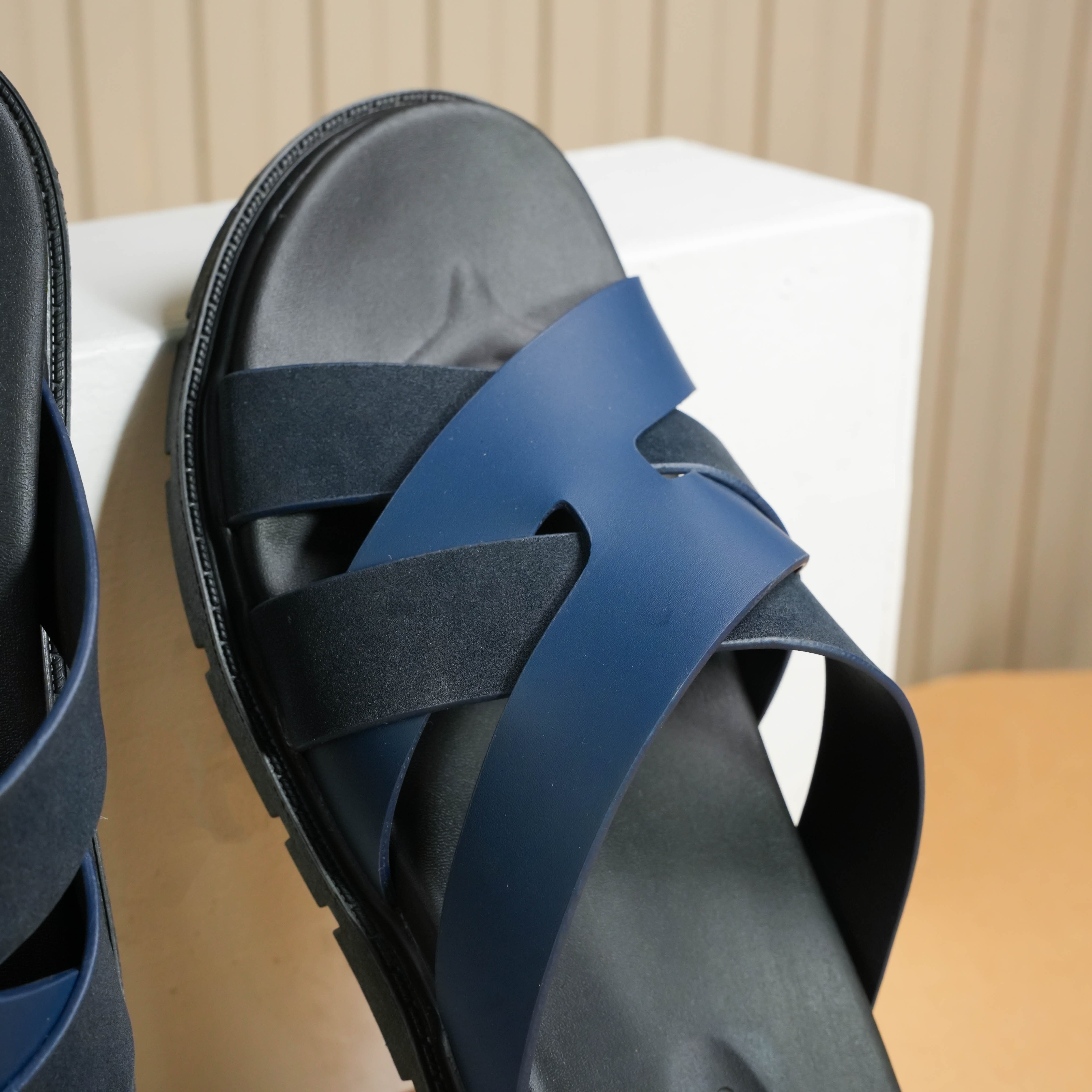 Kazimir (Azure Blue)