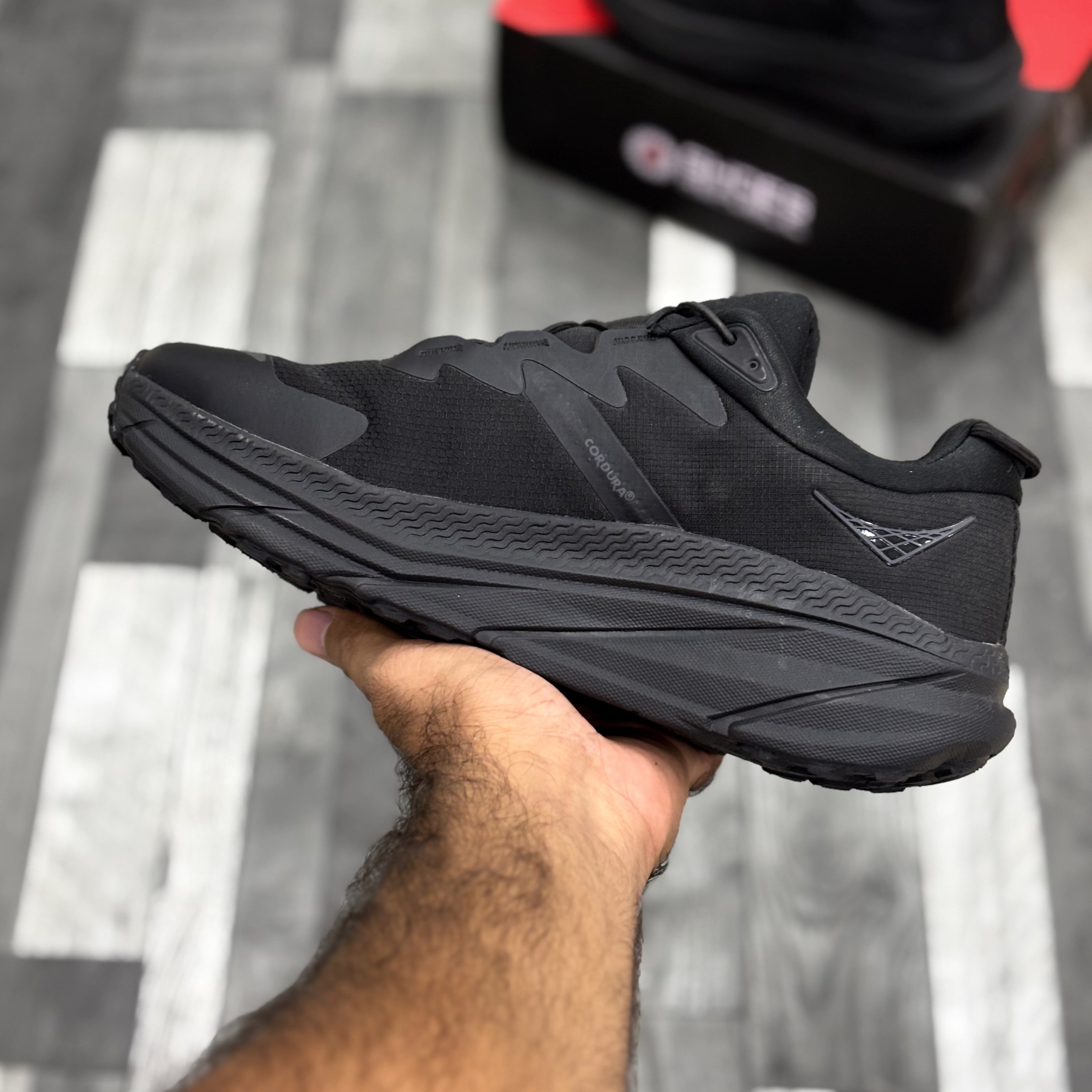 Hoka Transport (Triple Black)