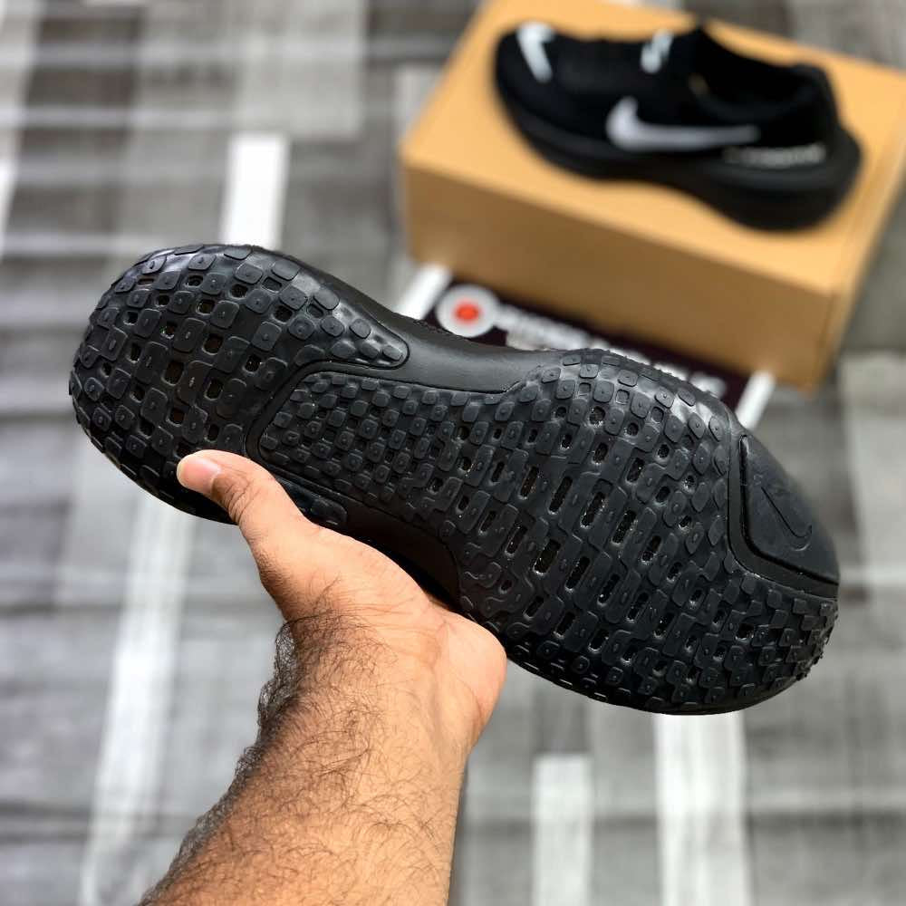Nk Zooom X Invinciible Runn 3 (Triple Black) - ShoesRepublic