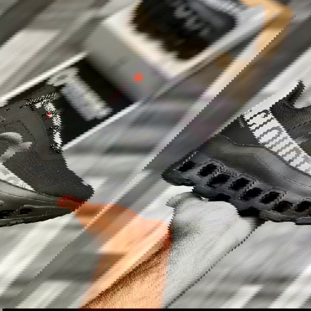 On Cloud Monster (Triple Black)