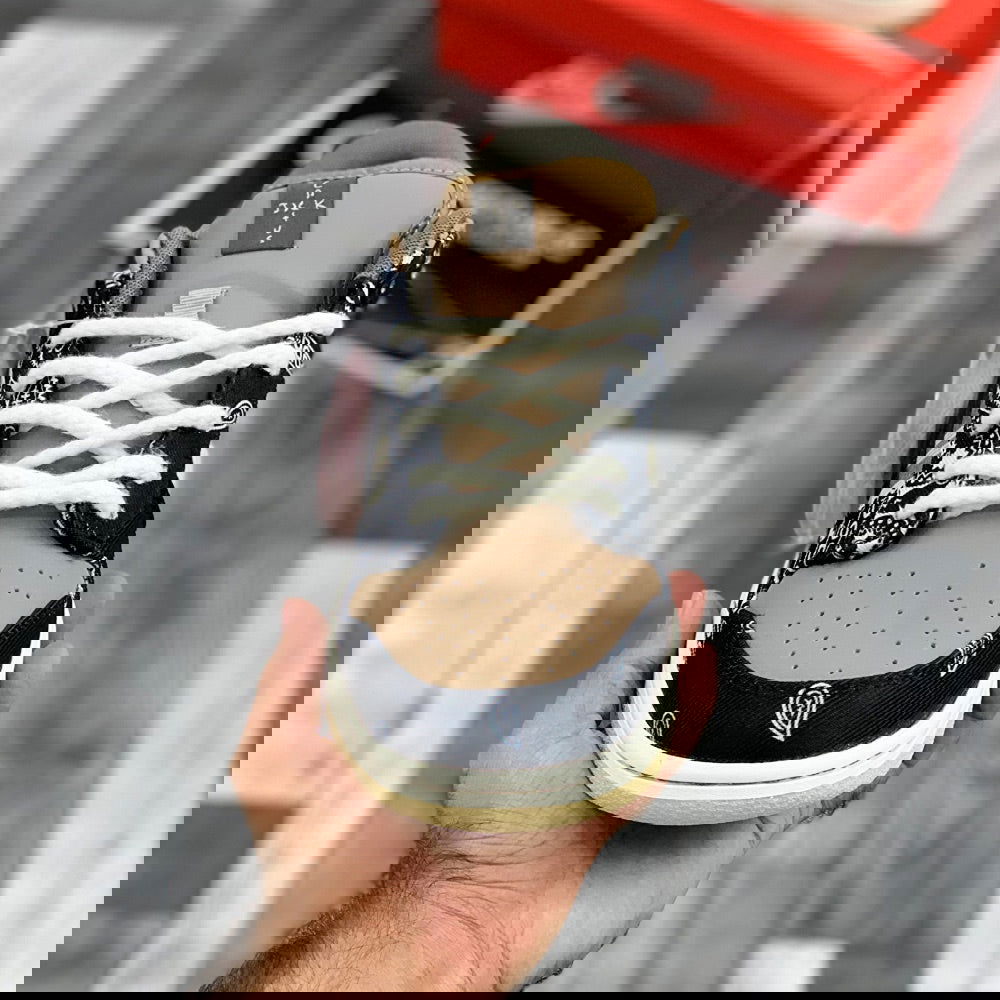 SB Dunkks Low Travis Scott - ShoesRepublic
