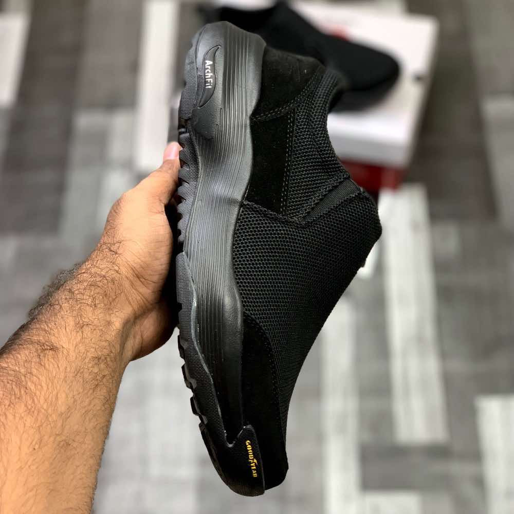 Skecherrs Archfitt Good-Year Slip-In "Black" - ShoesRepublic