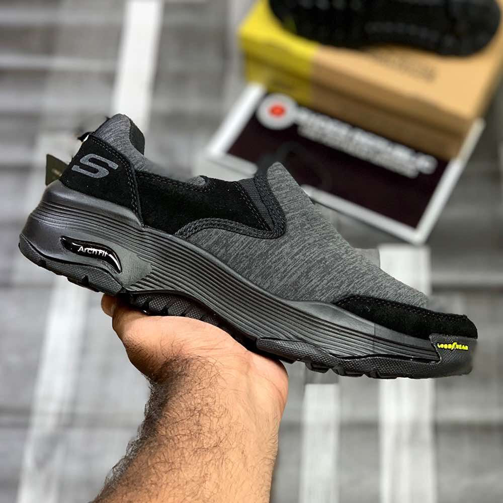 Skecherrs Archfitt Slip-In "Black" - ShoesRepublic