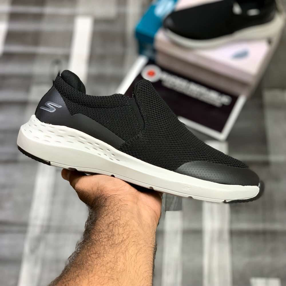 Skecherrs Gowalk Evolution Ultra "Black" - ShoesRepublic