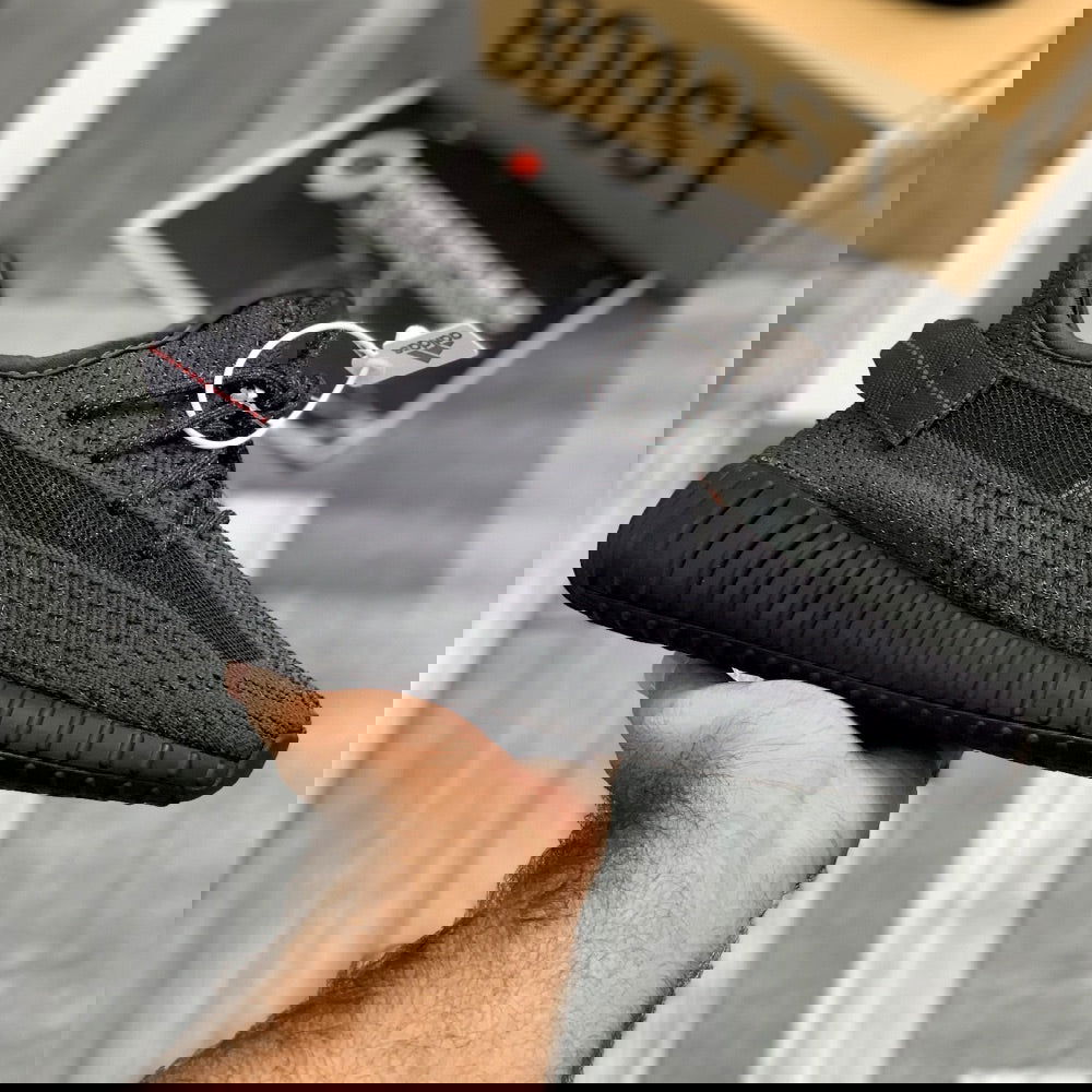 Yeeezzyy 350 v2 (Triple Black) 1:1 UA batch - ShoesRepublic