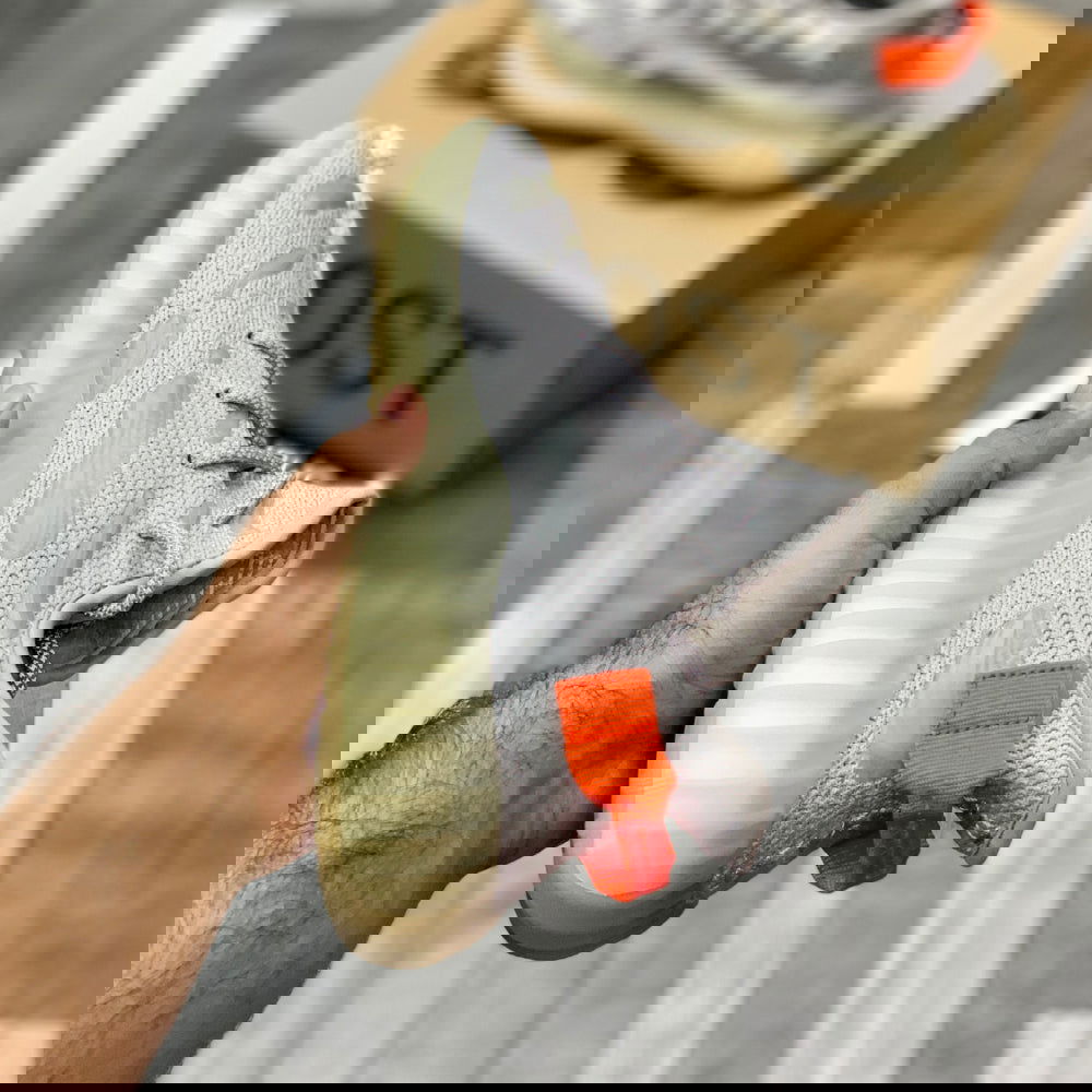 Yeeezzyy 350 v3 Glow (Tail Lights) Real Boost Premuiim Batch - ShoesRepublic