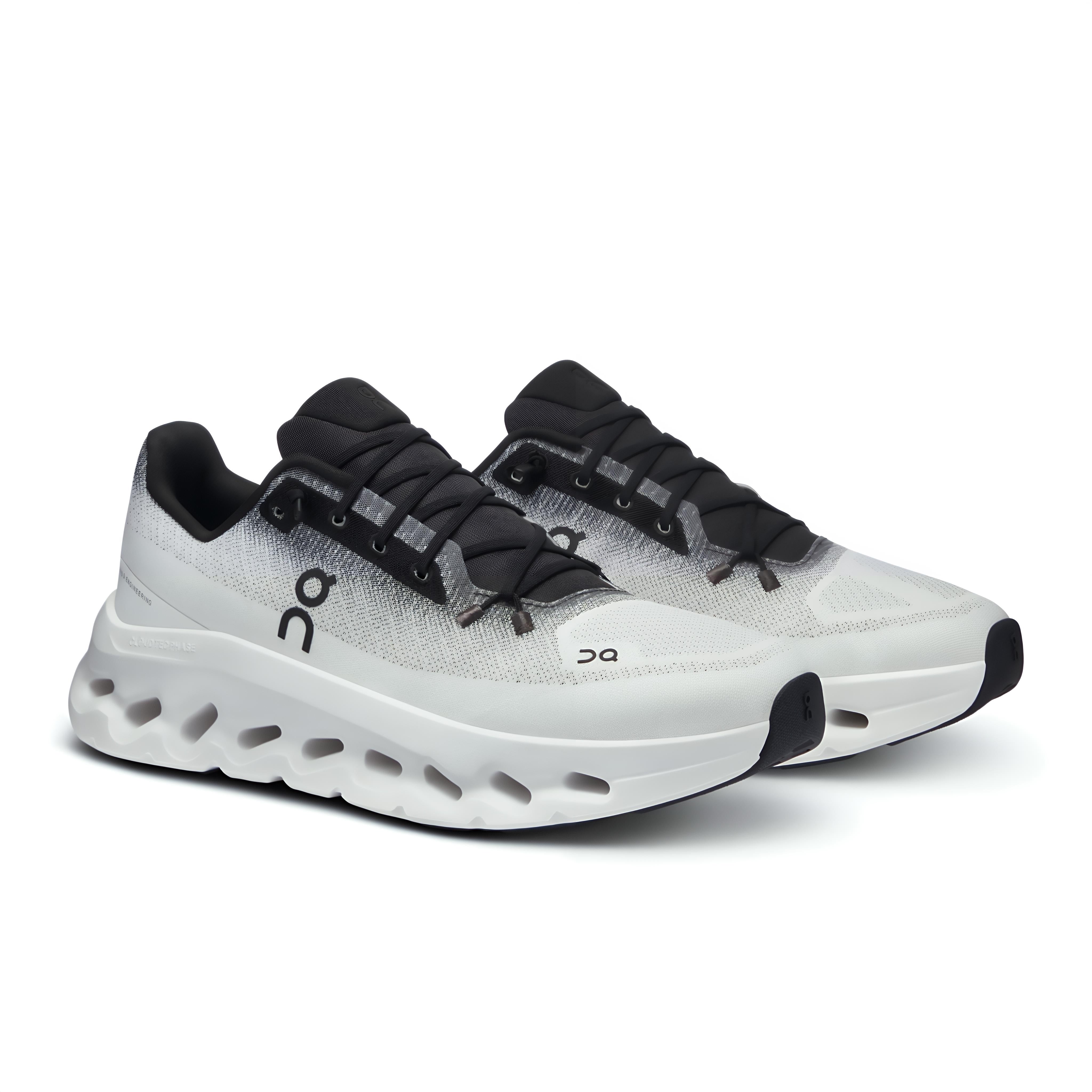 Onn Cloudtiltt (Ivory Black)