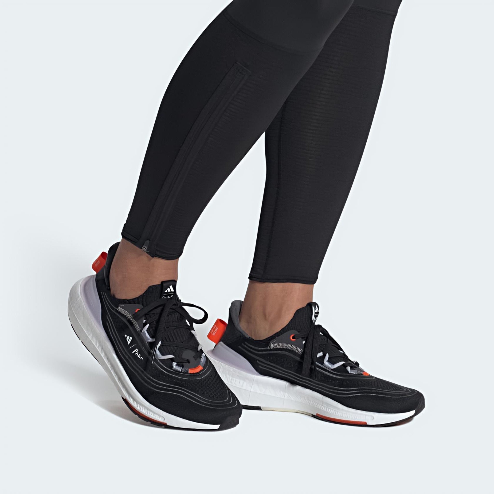 UB LightBoost 23 x Parleyy (Black White)