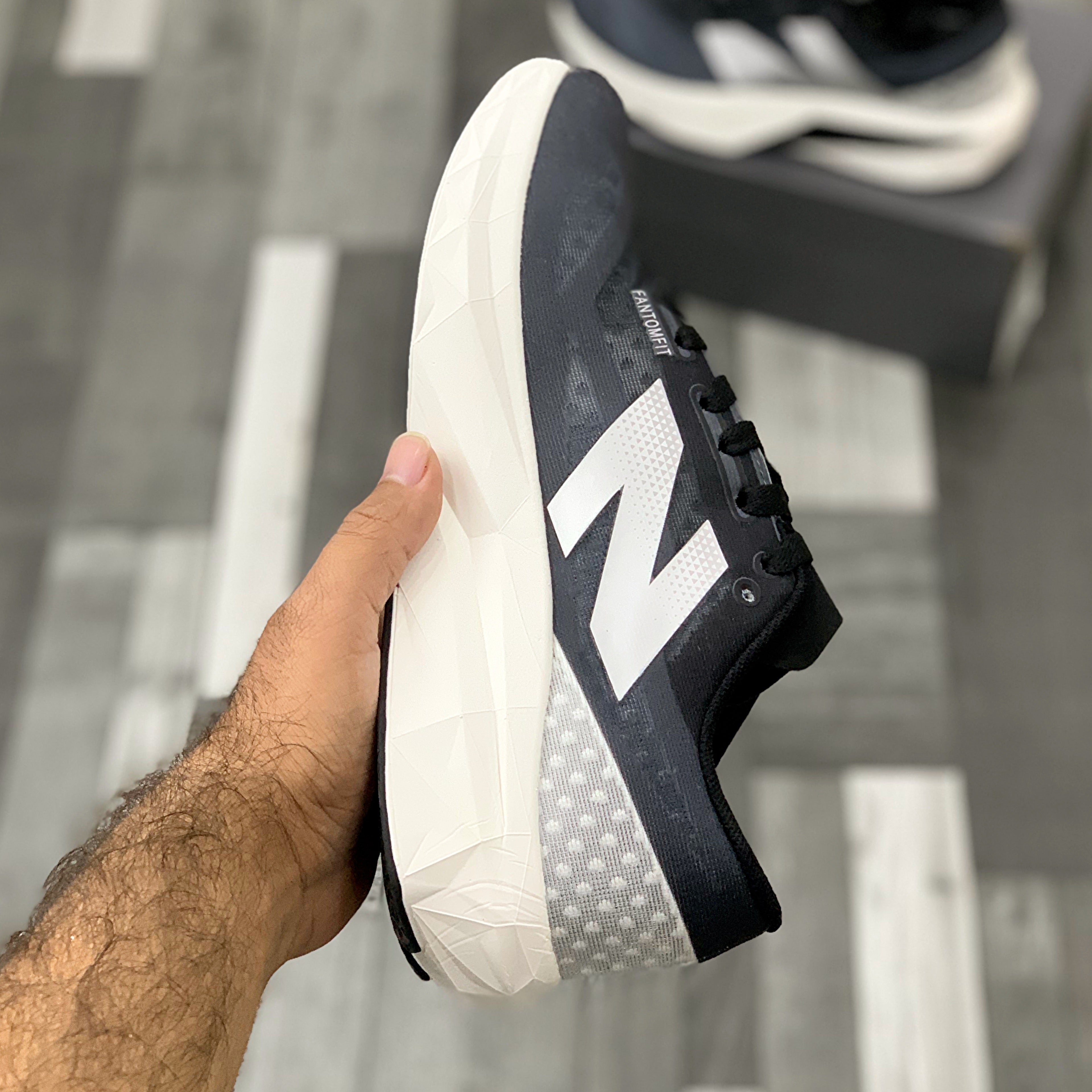 NB Fuelcell Rebel V4 (Black White)