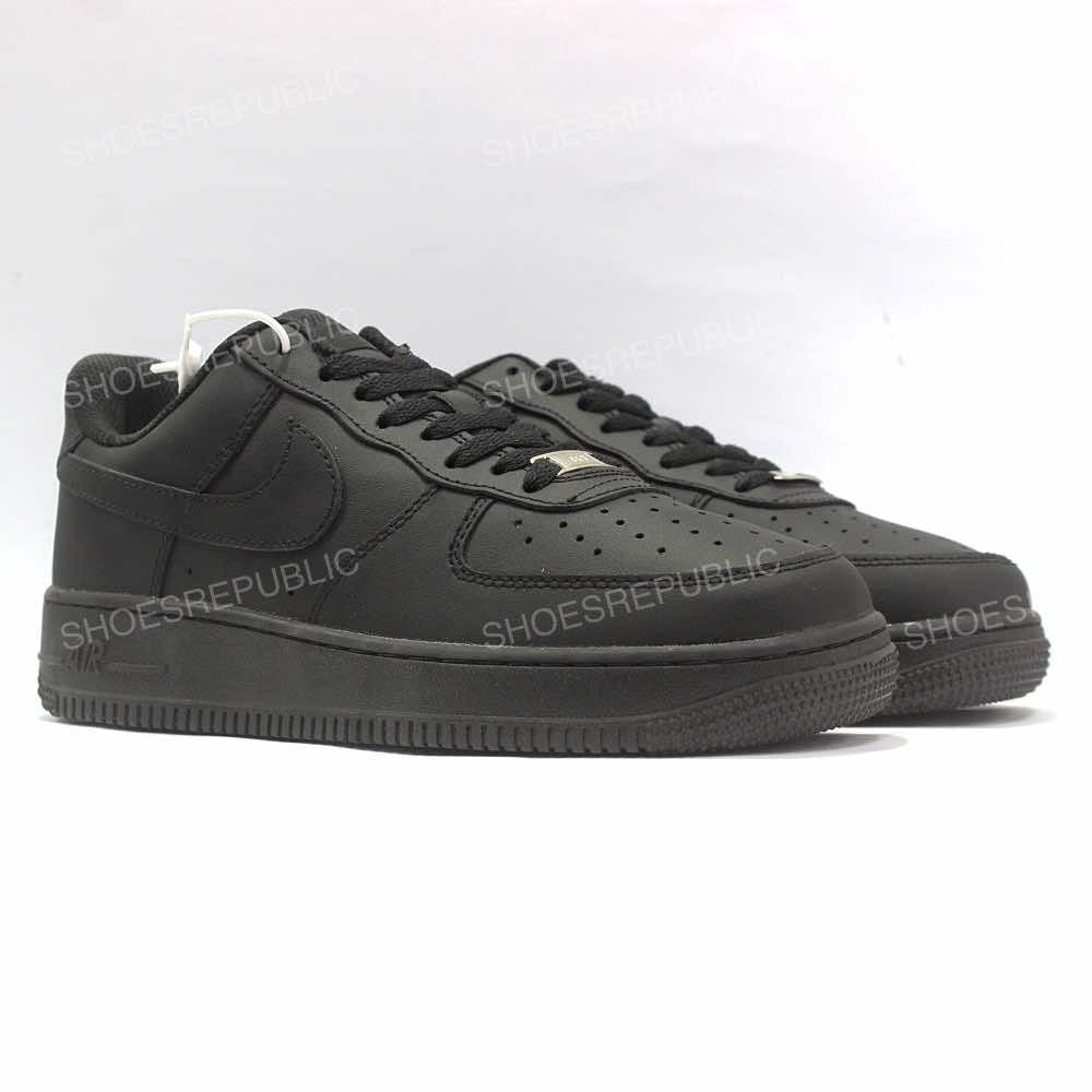 Nike Air Force 1 Triple Black - Versatile Black Sneakers