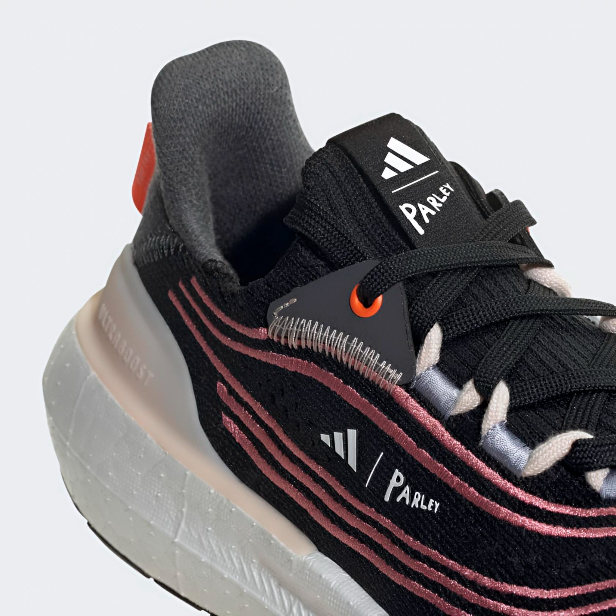 UB LightBoost 23 x Parleyy (Black Red)