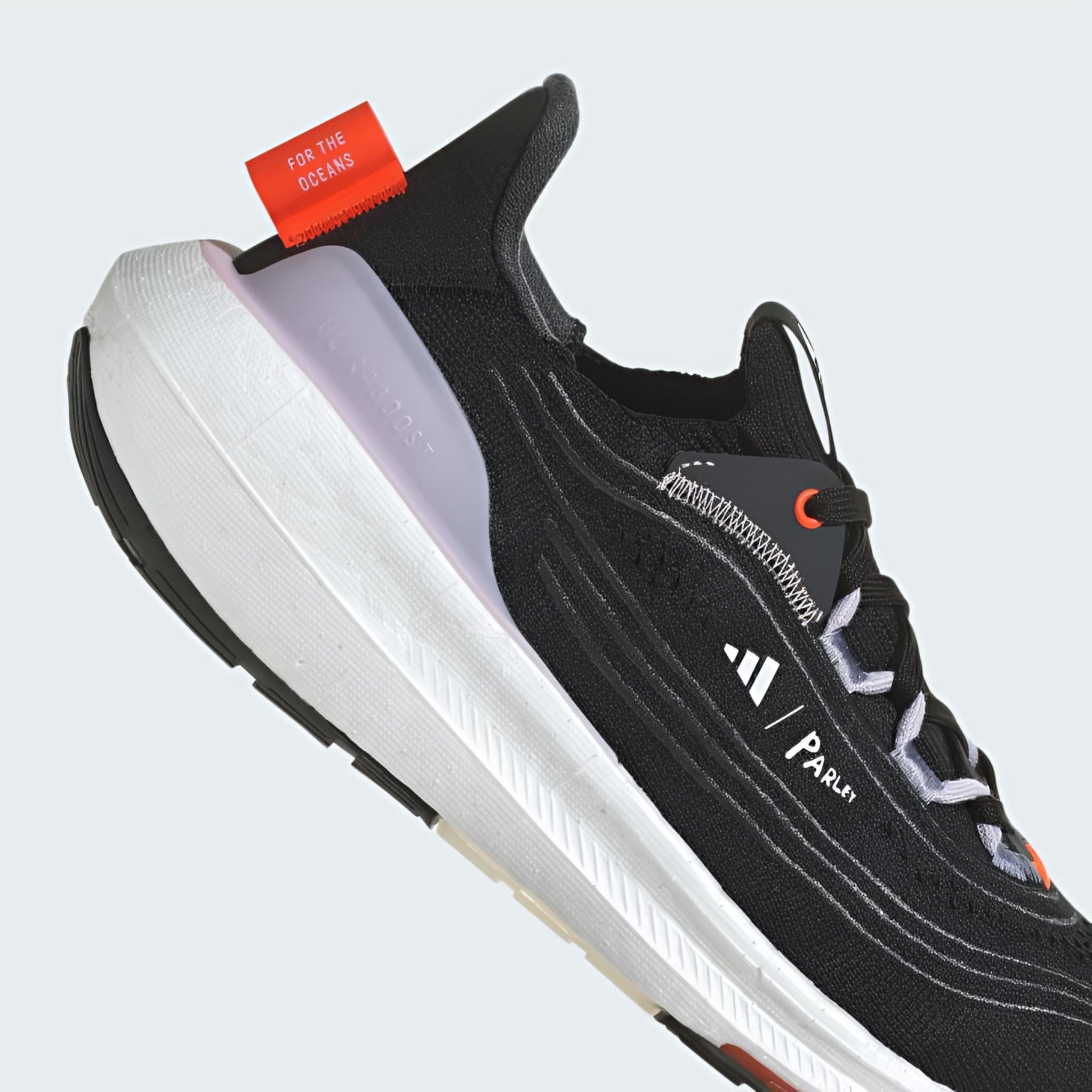 UB LightBoost 23 x Parleyy (Black White)
