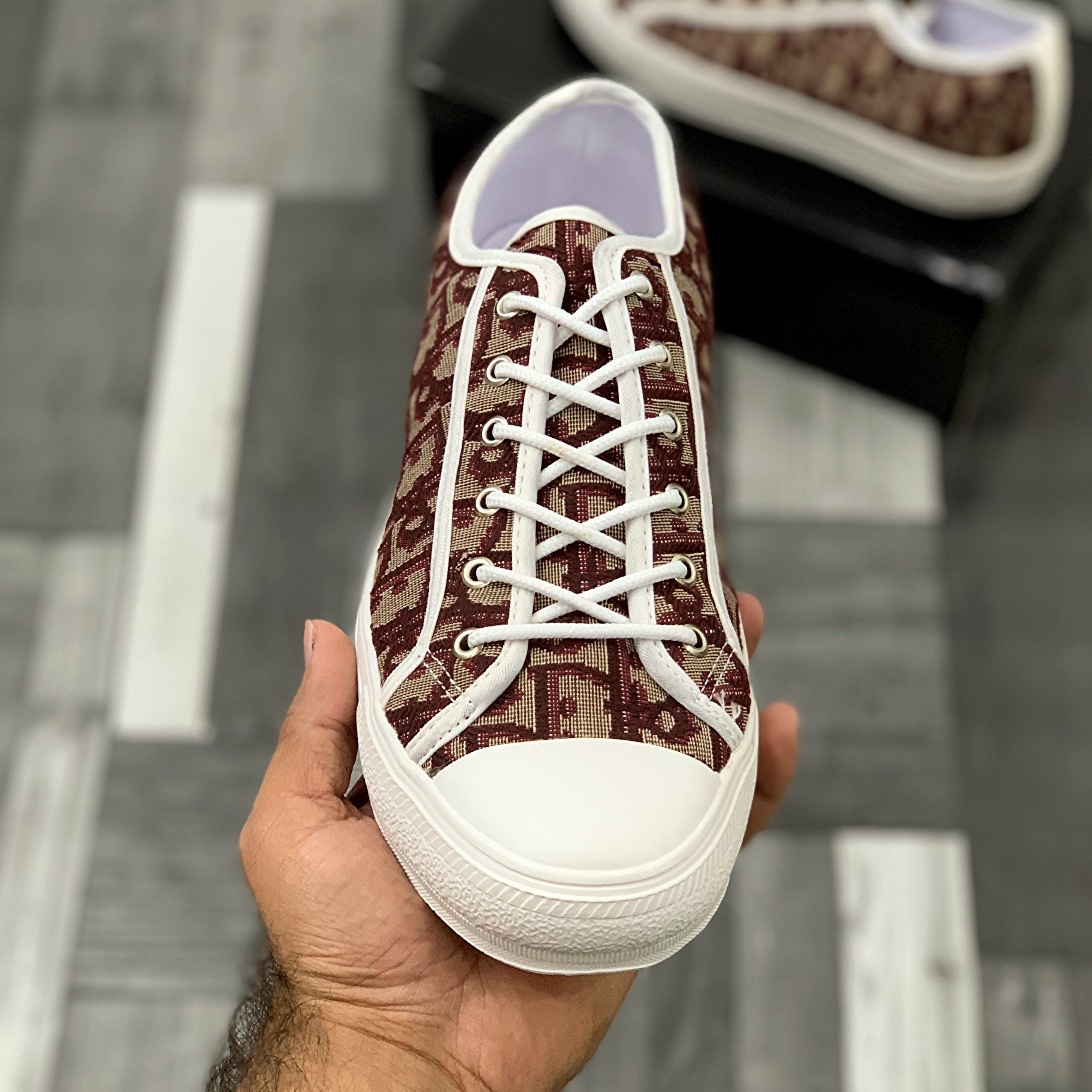 Walk’n’Diiorr Lace-up Sneakers (Maroon)