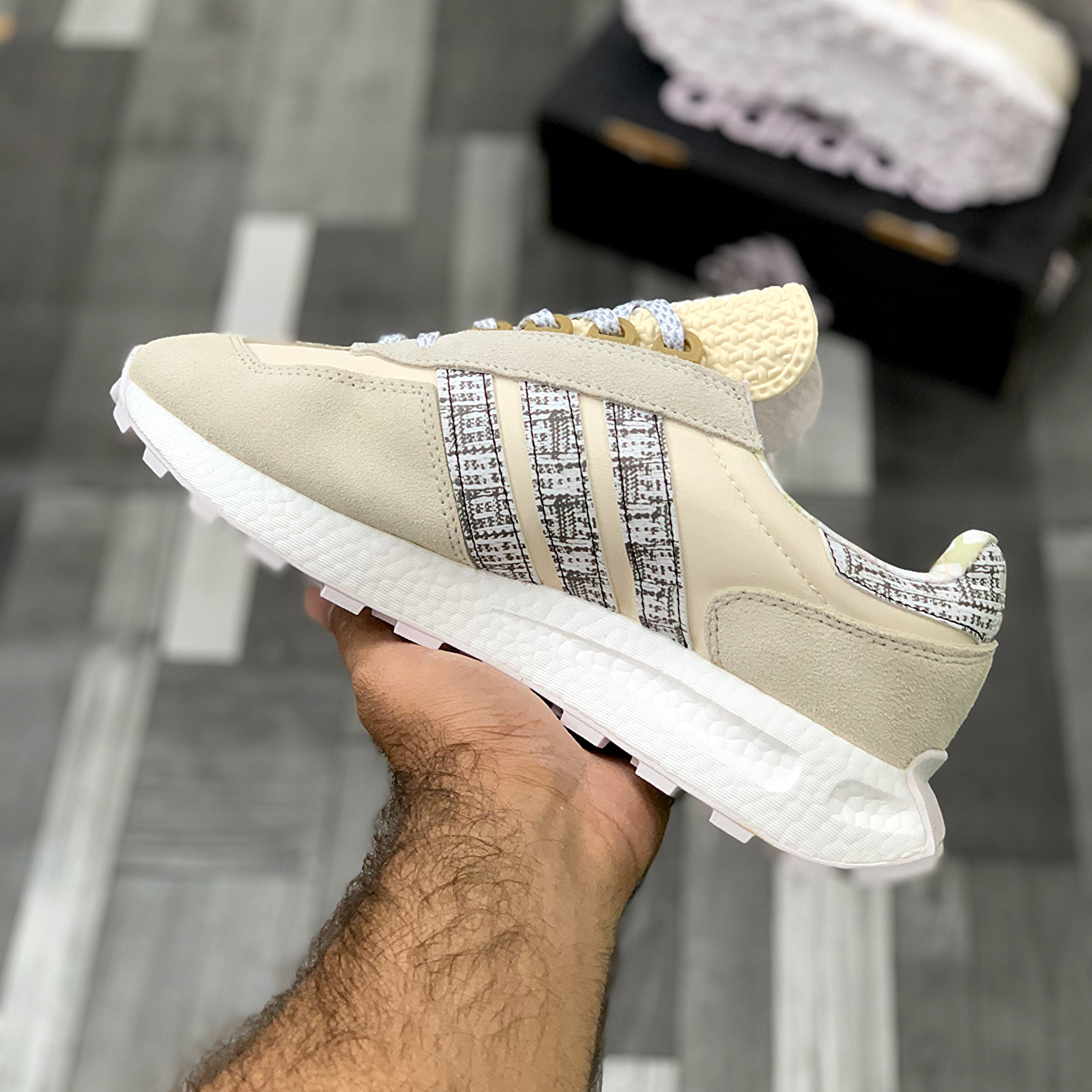 Adi Retropy E5 Trainers (Wheat)