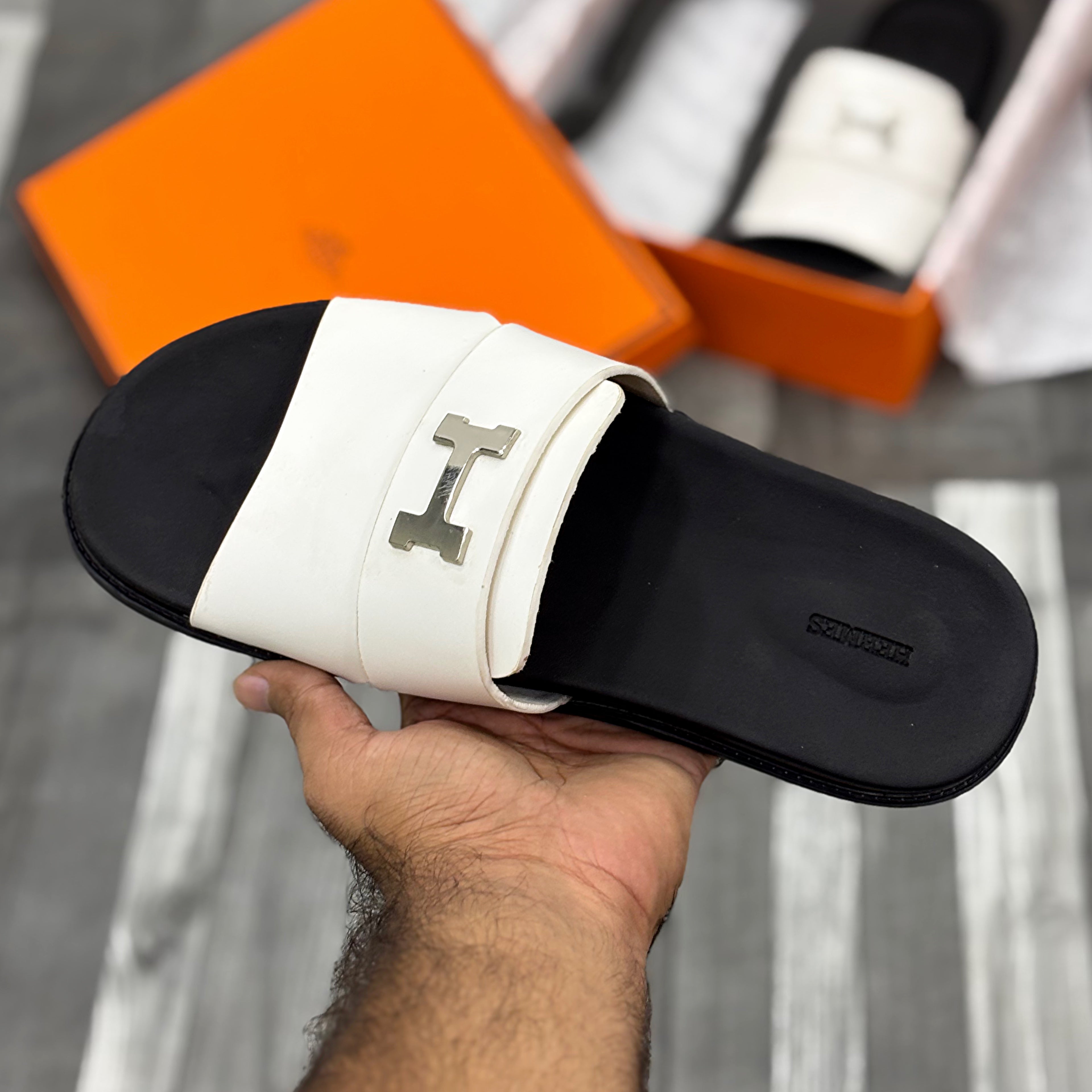 Hrms Arles (White)