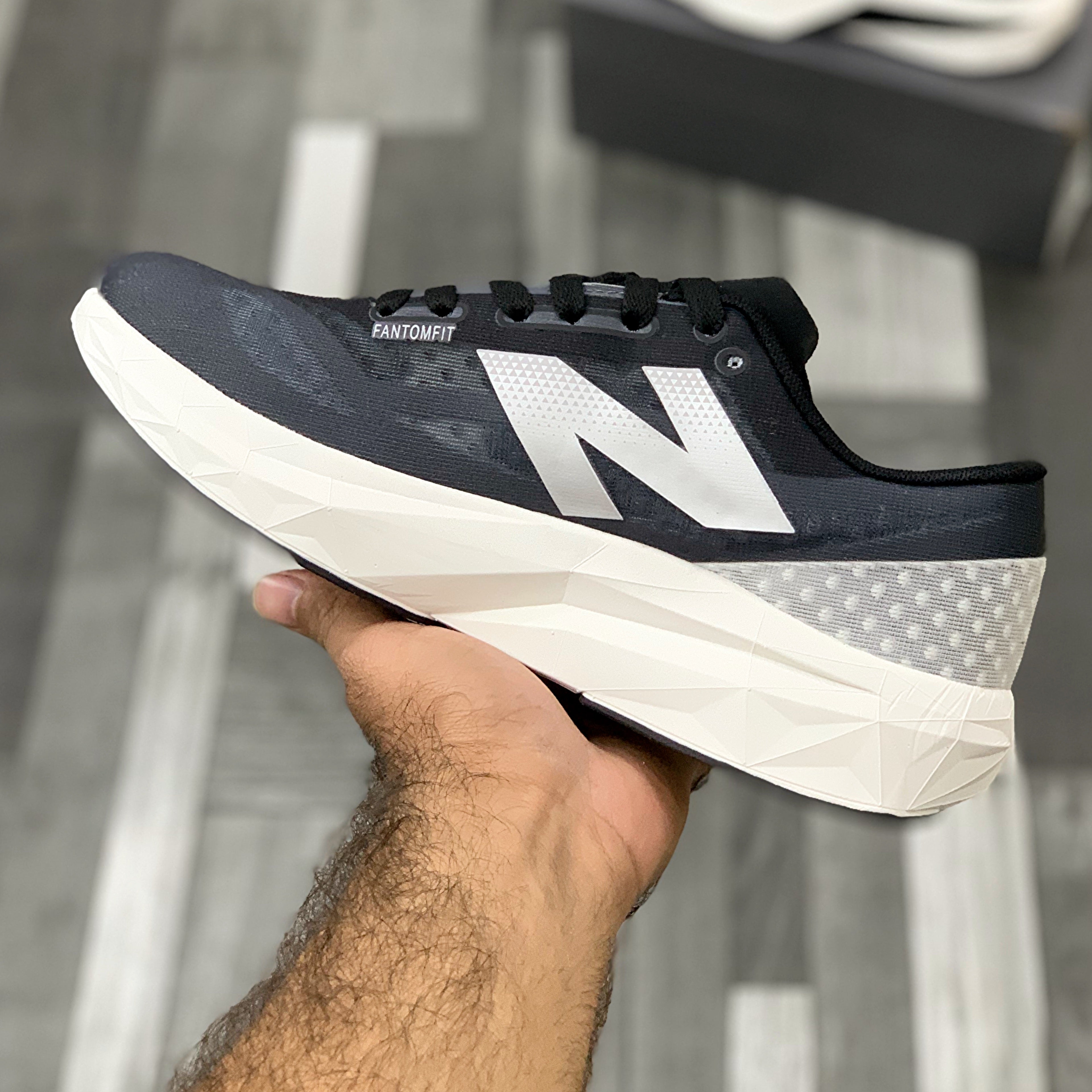 NB Fuelcell Rebel V4 (Black White)