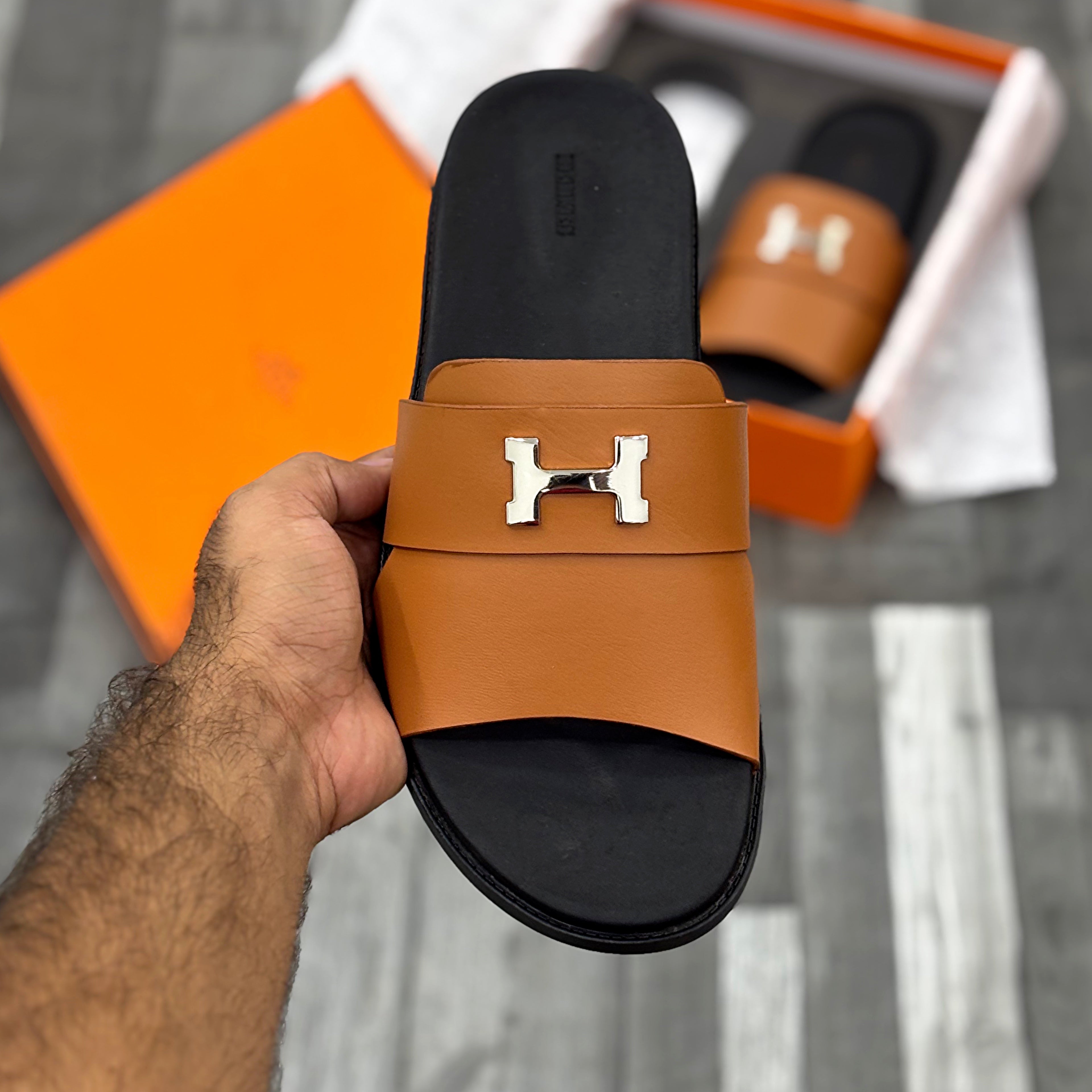 Hrms Arles (Brown)