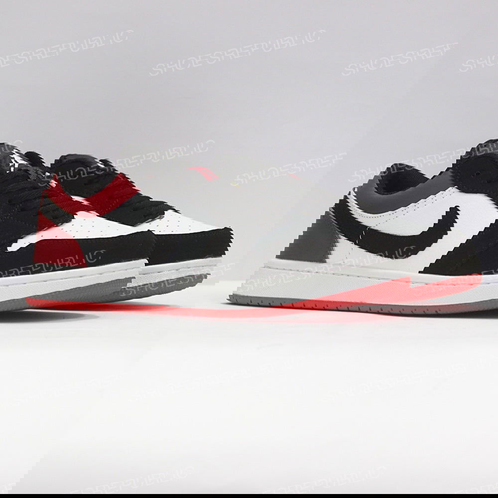Air Jordan 1 Low Black Toe Classic Black Red