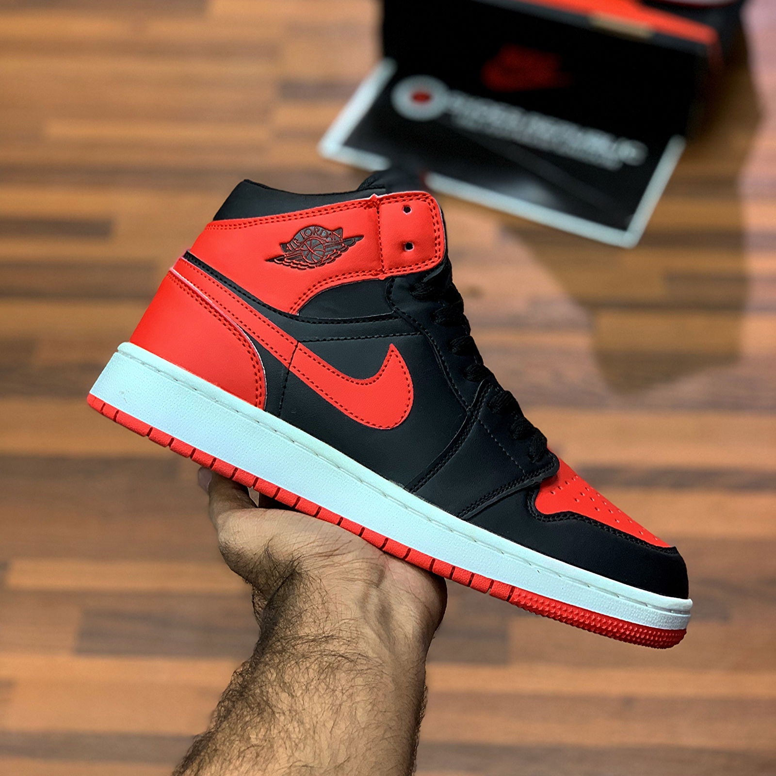 Aj-1s Hiightopps "Bred" - ShoesRepublic 