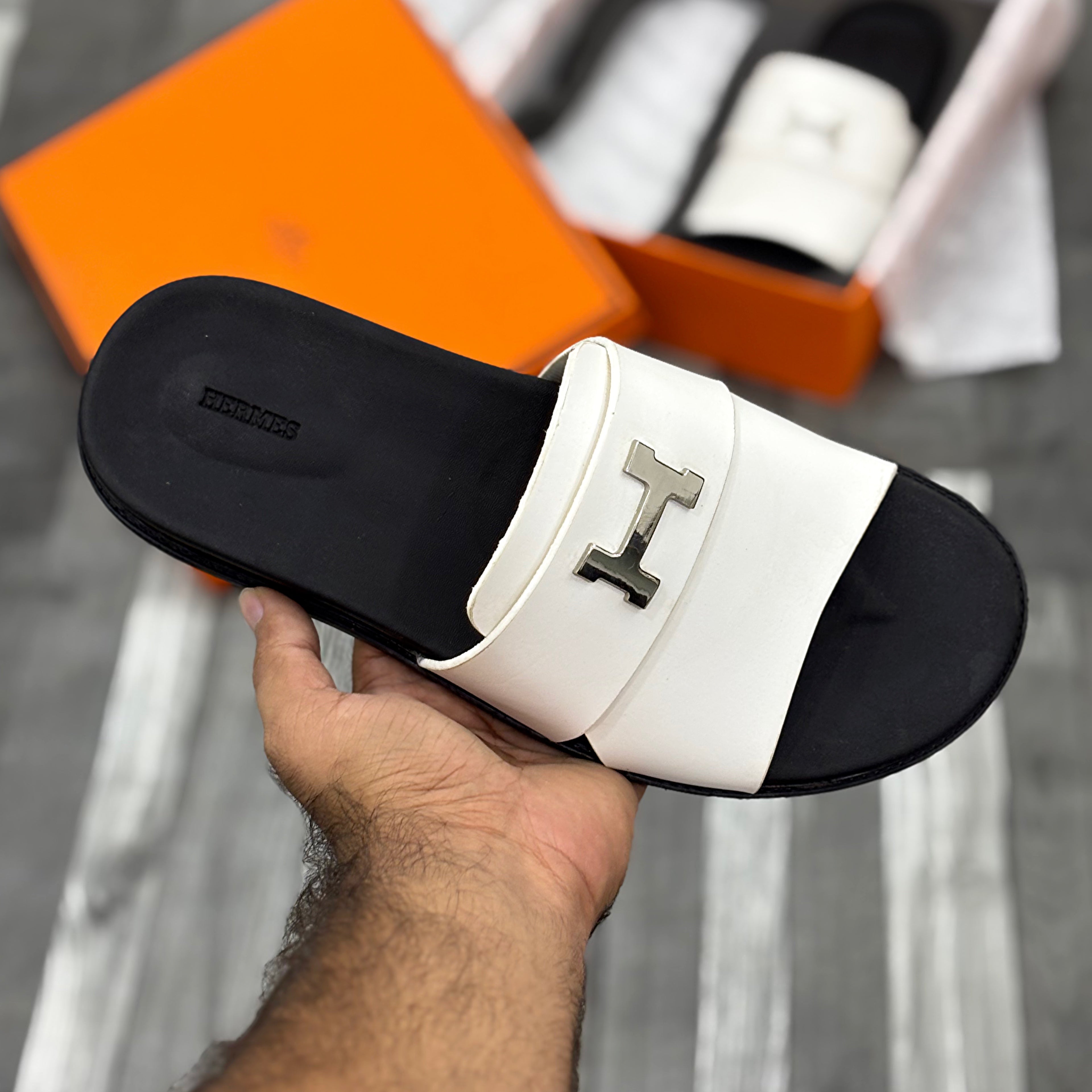 Hrms Arles (White)