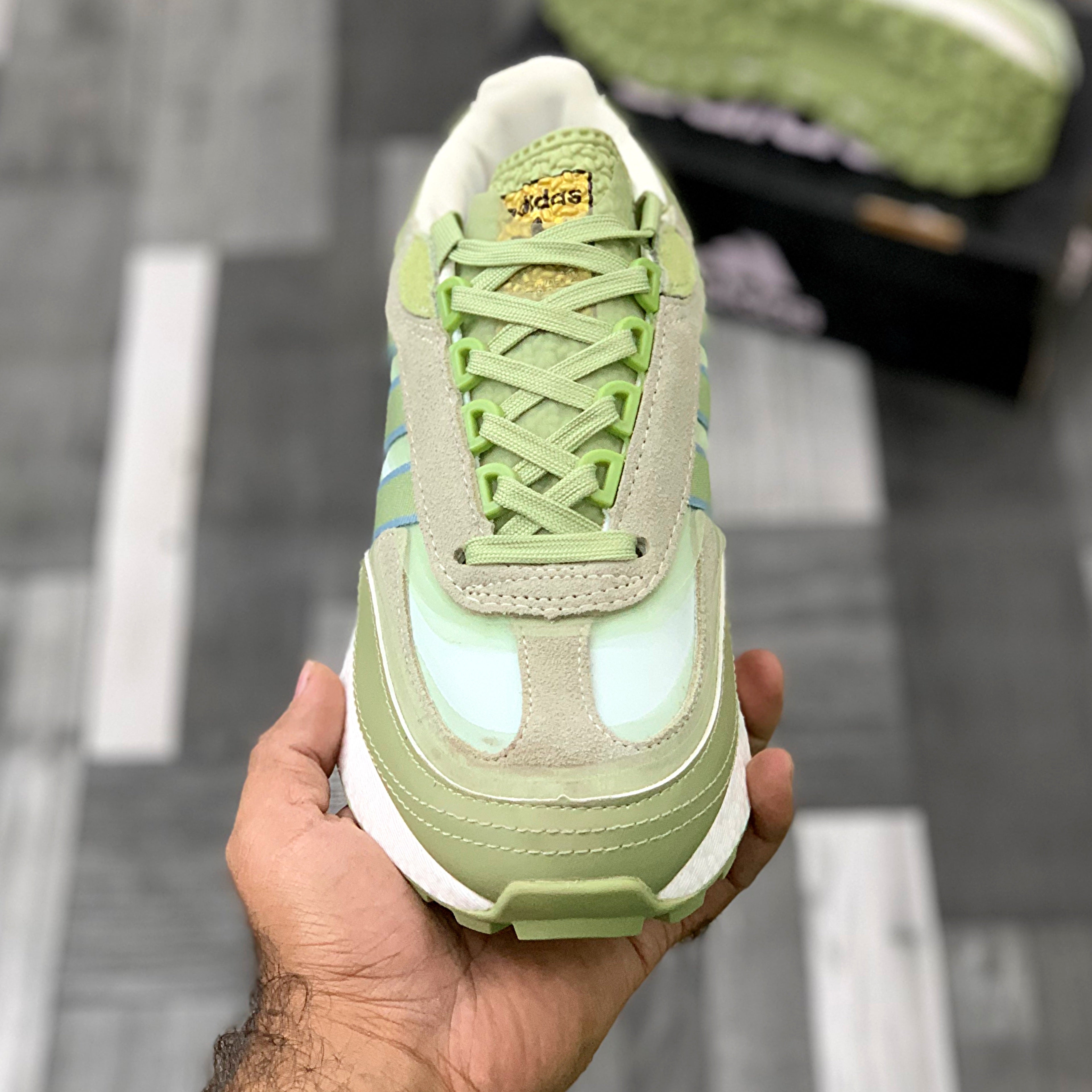 Adi Retropy E5 Trainers  (Green)