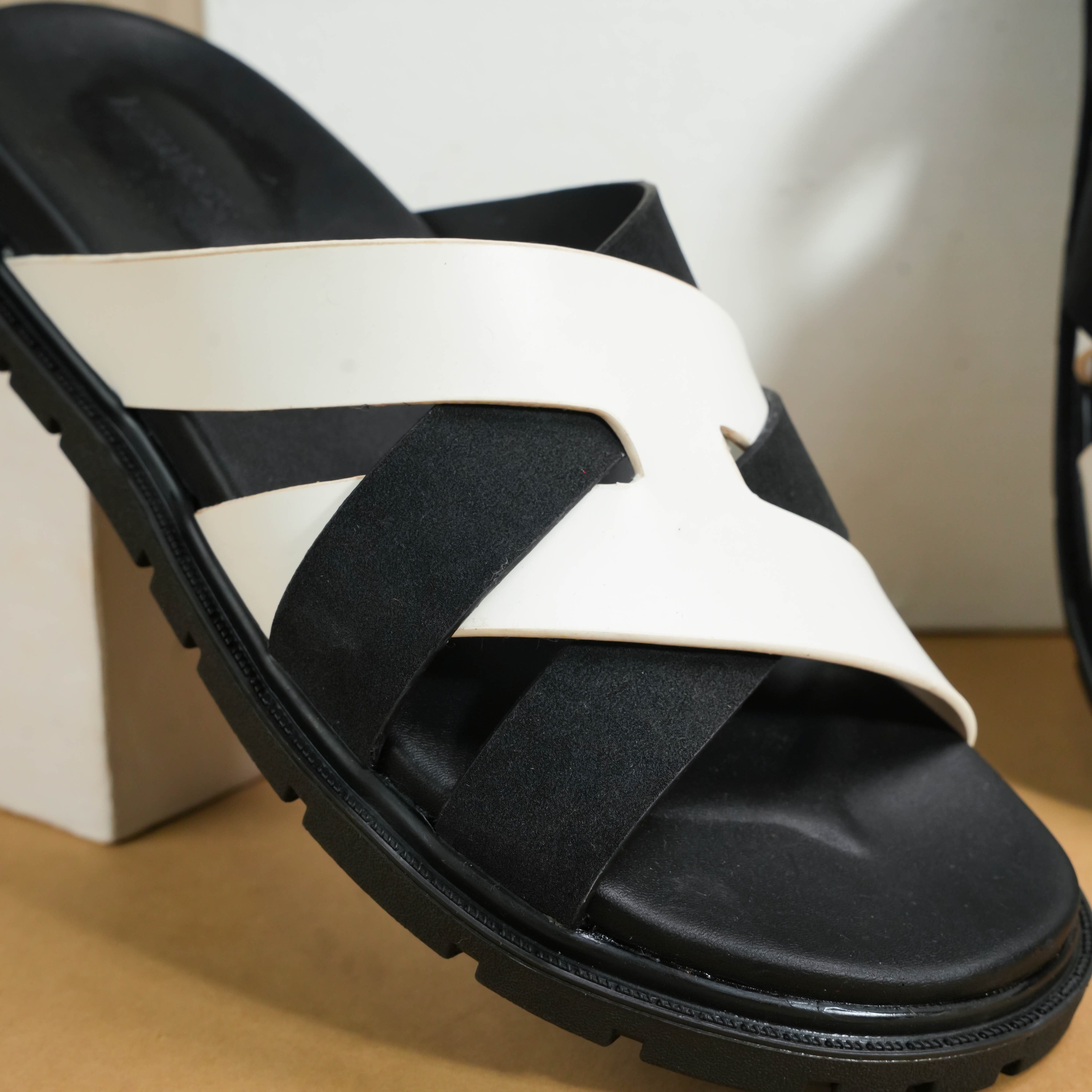 Kazimir (White Black)
