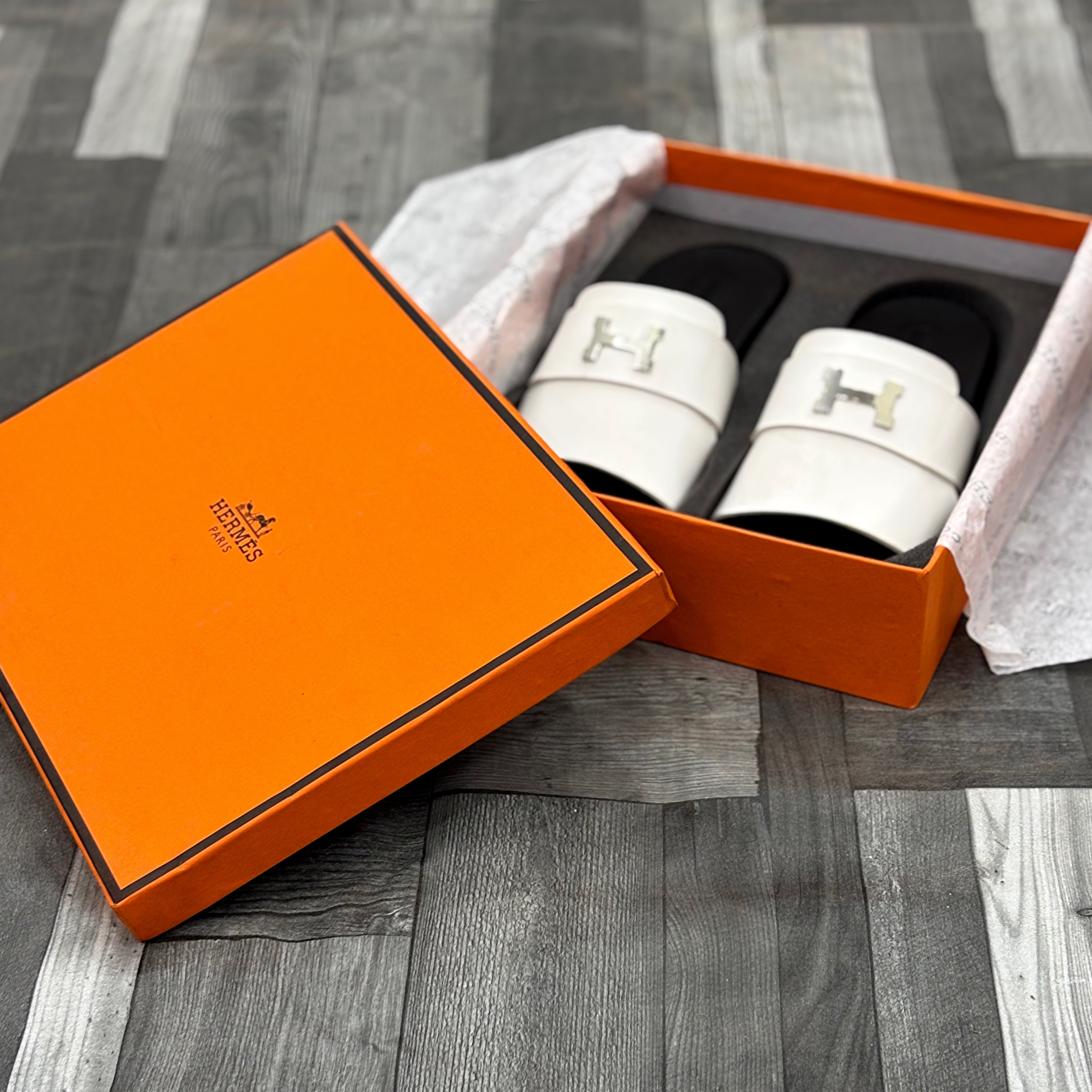 Hrms Arles (White)