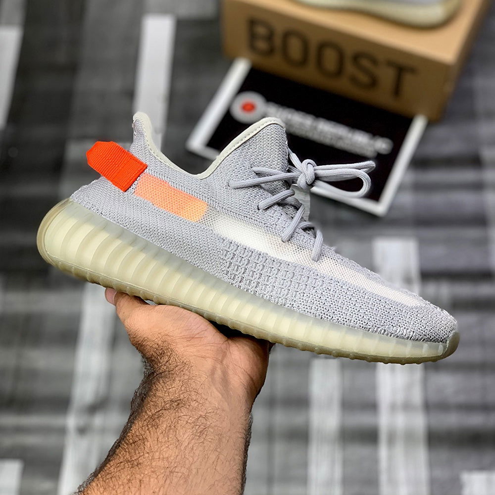 Yeeezzyy 350 v2 (Tail Light) - ShoesRepublic 