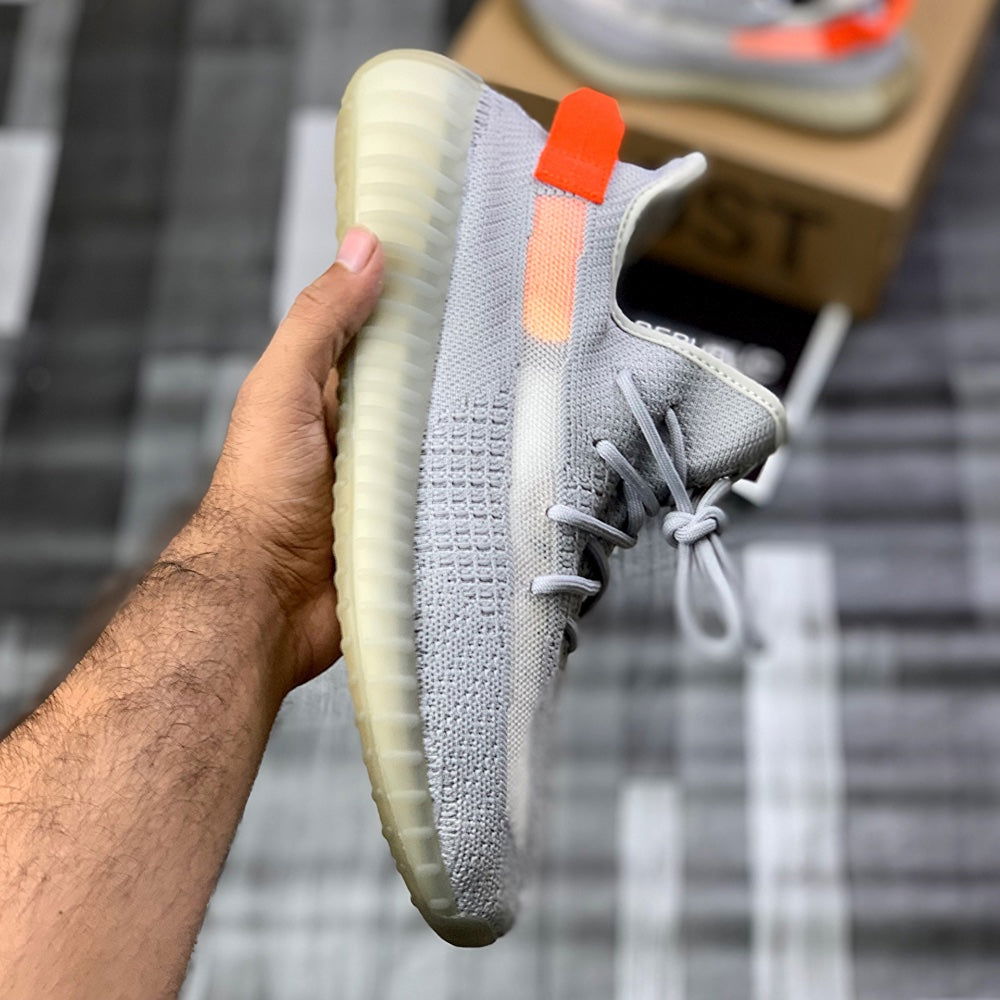 Yeeezzyy 350 v2 (Tail Light) - ShoesRepublic 