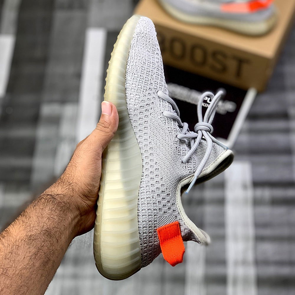 Yeeezzyy 350 v2 (Tail Light) - ShoesRepublic 