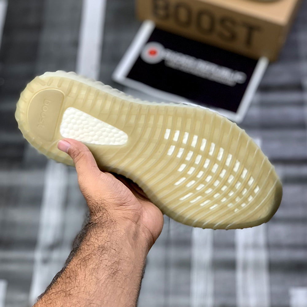 Yeeezzyy 350 v2 (Tail Light) - ShoesRepublic 