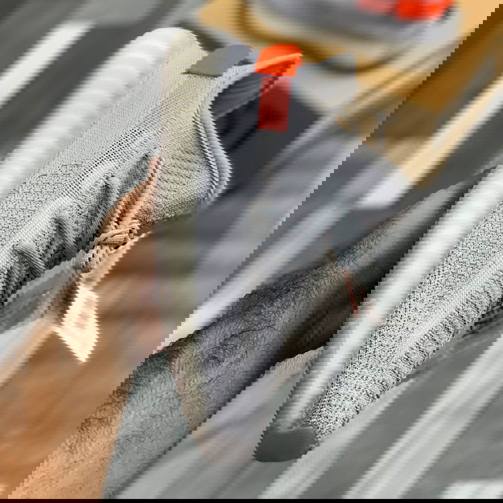 Yeeezzyy 350 v2 (Tail Lights) 1:1 UA batch - ShoesRepublic 