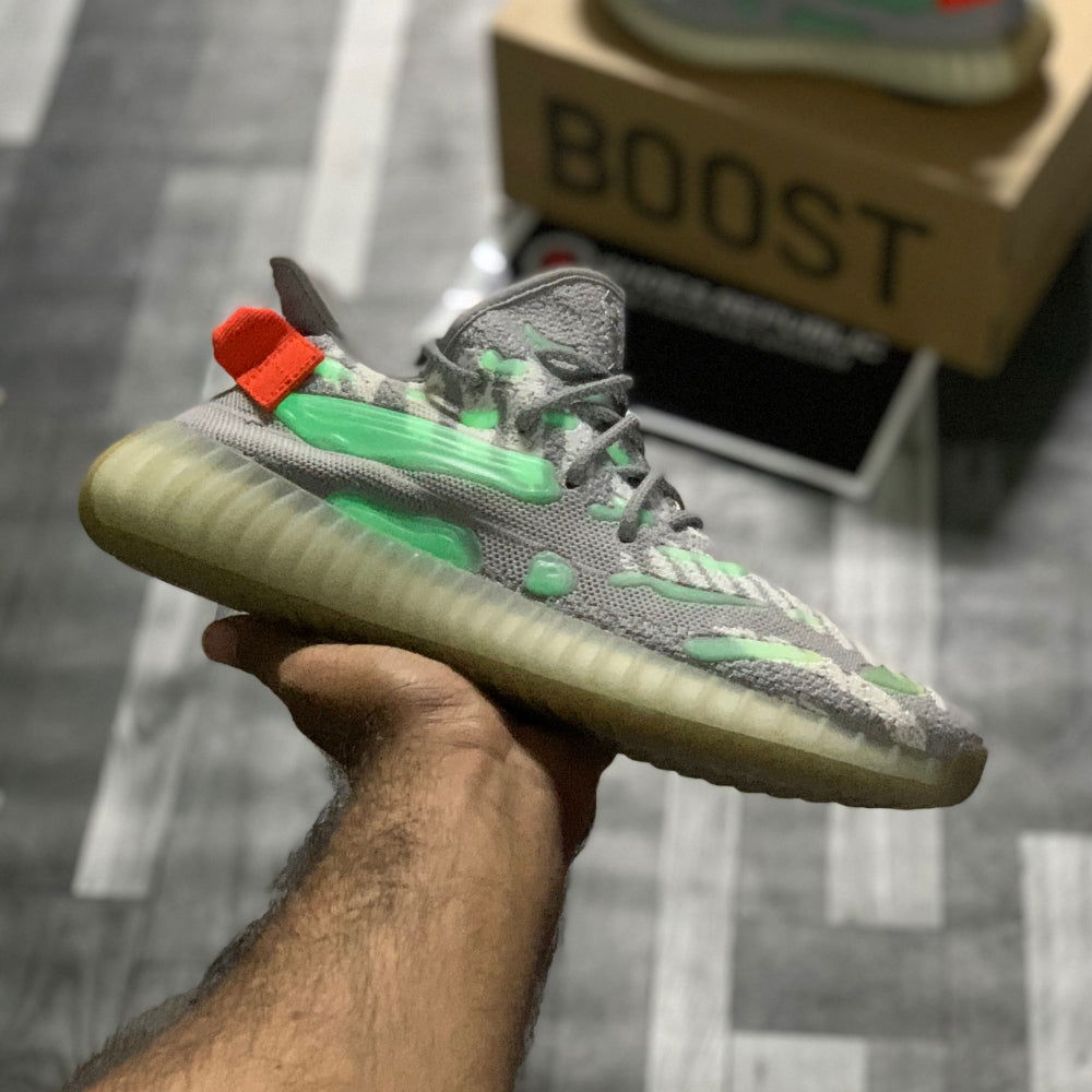 Yeeezzyy 350 v3 Glow (Tail Lights) Real Boost Premuiim Batch - ShoesRepublic 